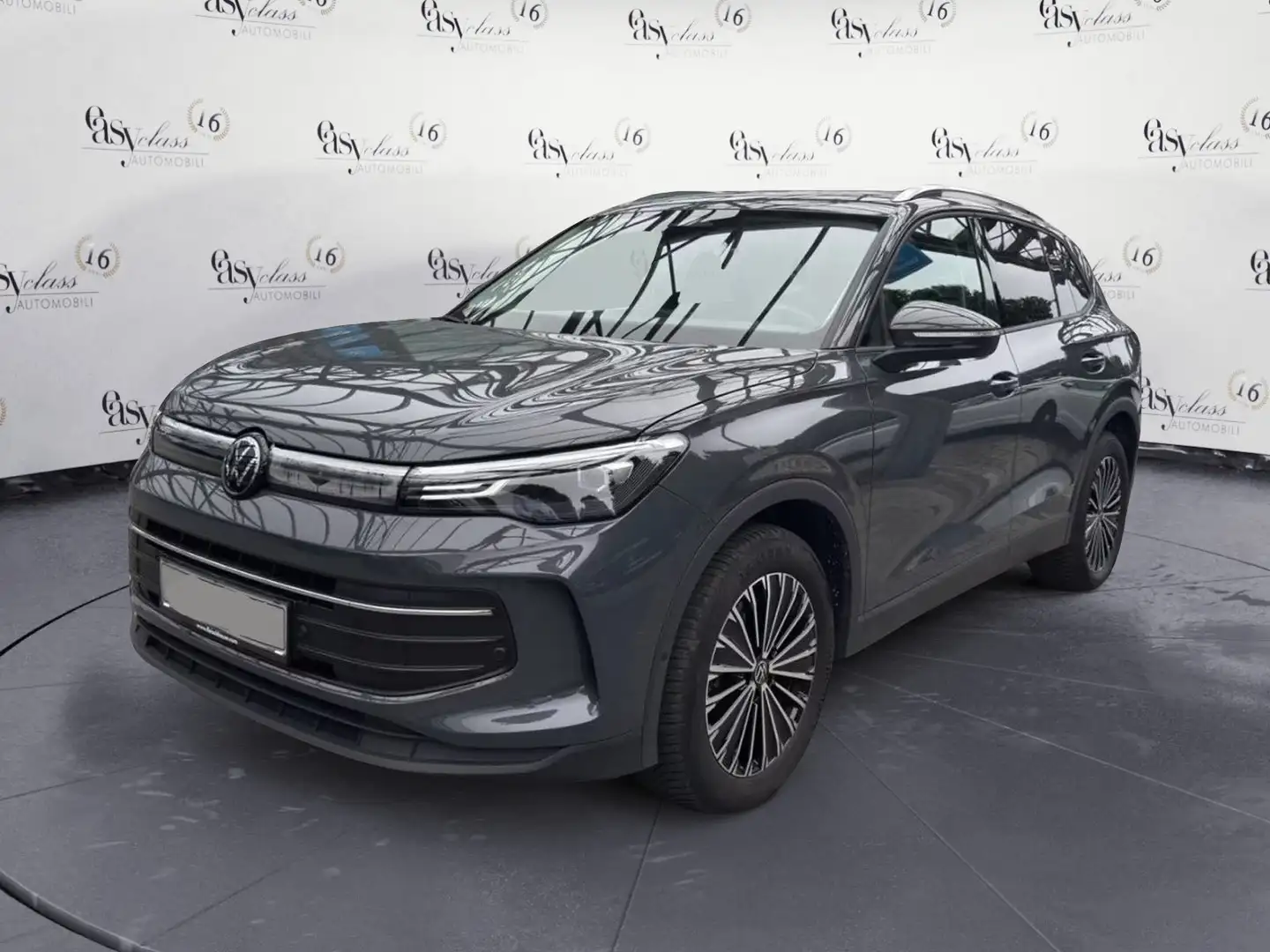 Volkswagen Tiguan Tiguan 2.0 TDI 150 CV DSG Life Cockpit Camera 18" Grigio - 1