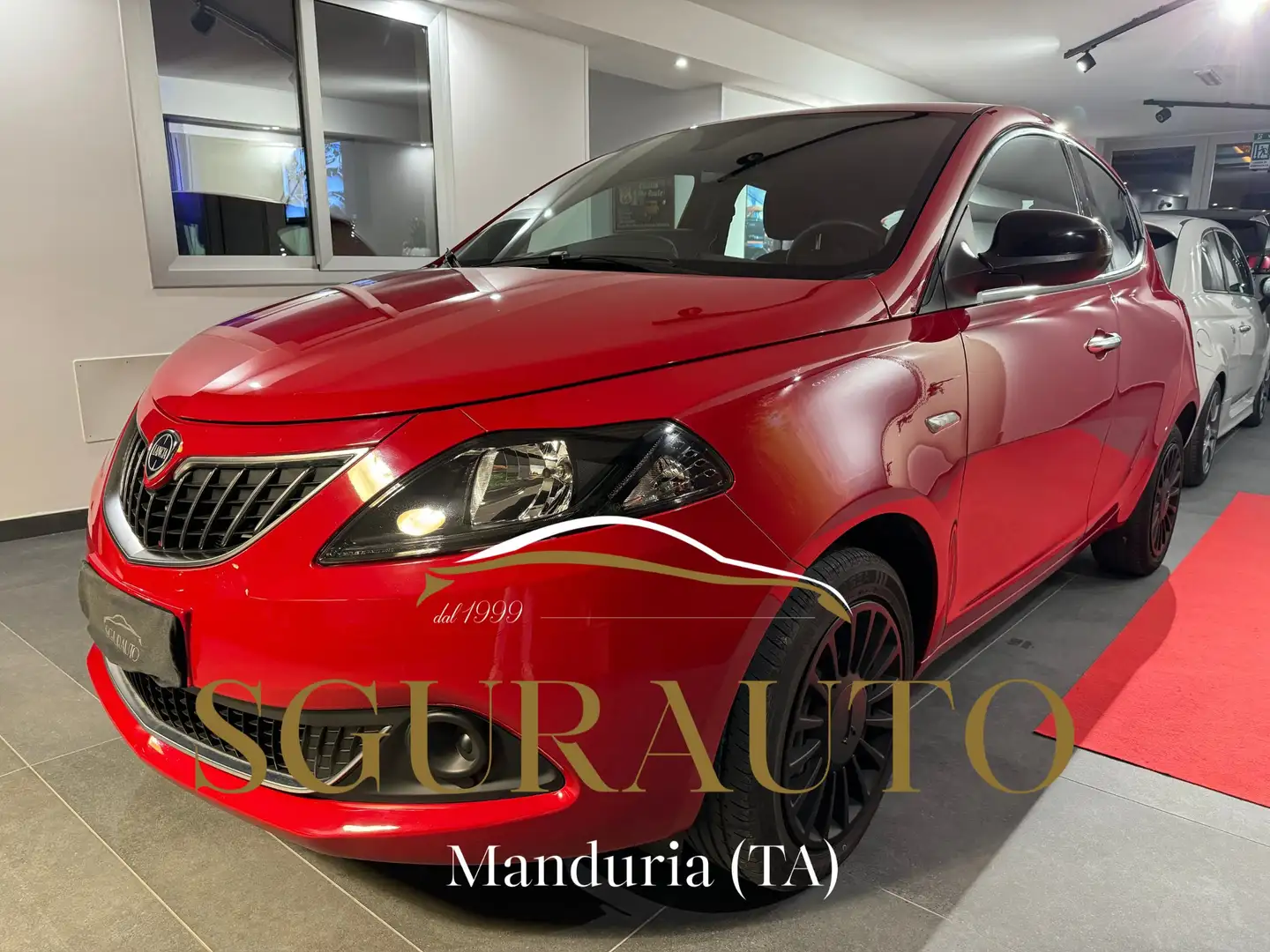 Lancia Ypsilon 1.0 FIREFLY HYBRID GOLD 2022 Rosso - 1