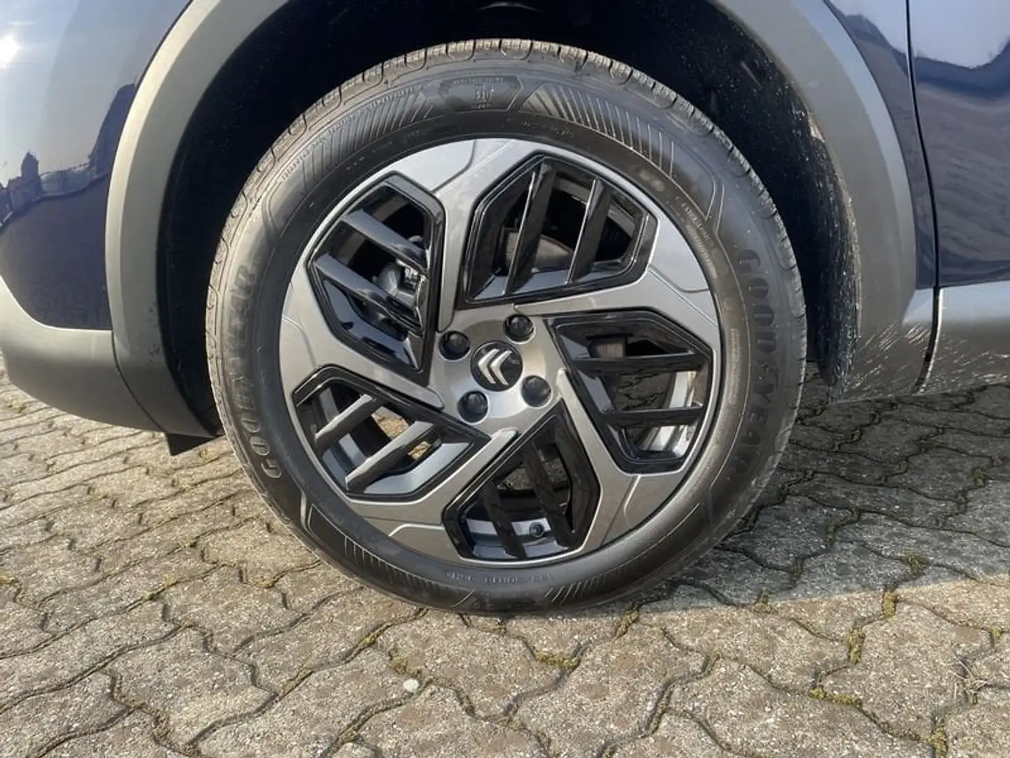 Citroen C4 PureTech 130 S&S Plus Zwart - 2