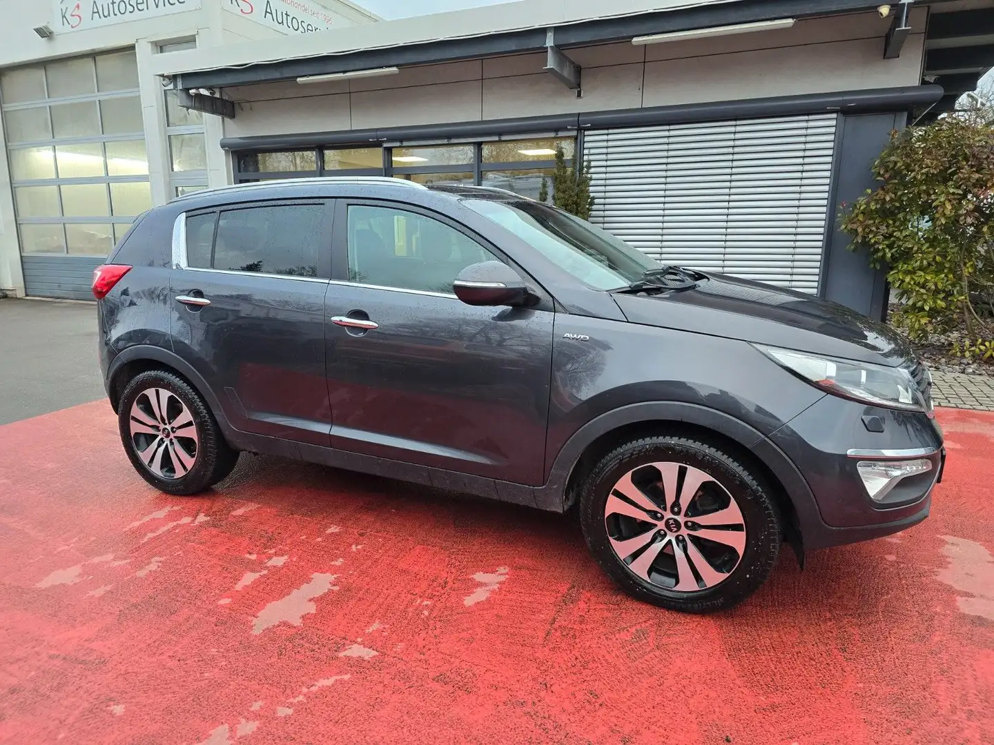 Kia Sportage Spirit 4WD Pano/Navi/Leder/Xenon Grau - 2