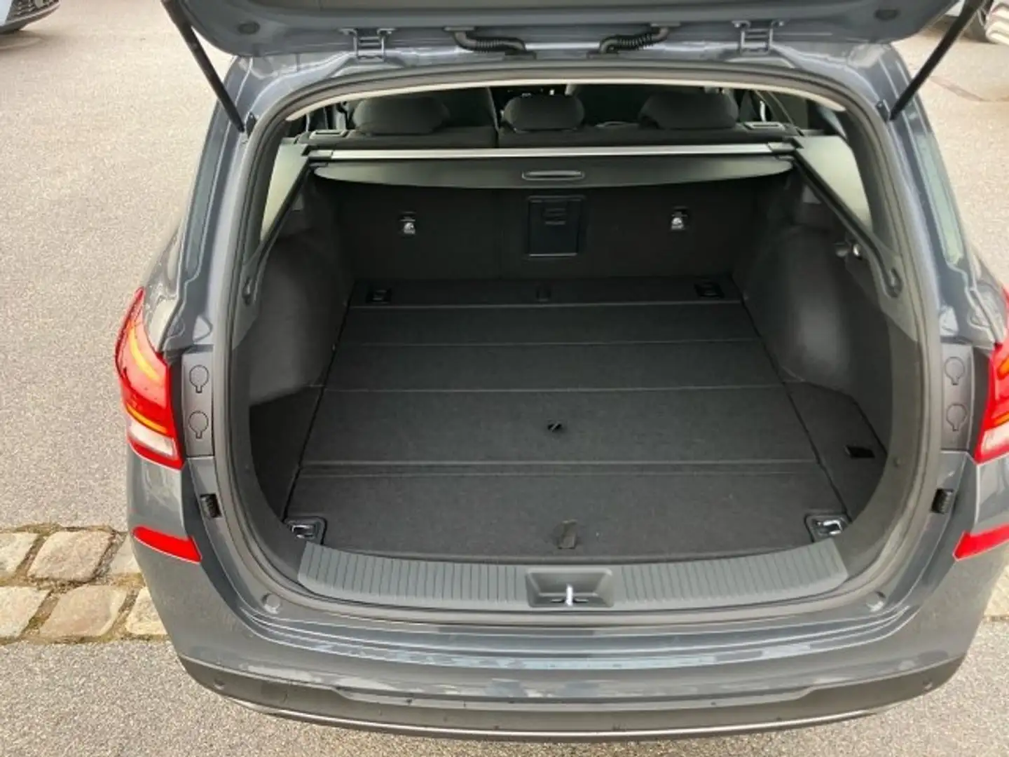 Hyundai i30 Kombi - PD GO 1.5 DPI Grau - 2