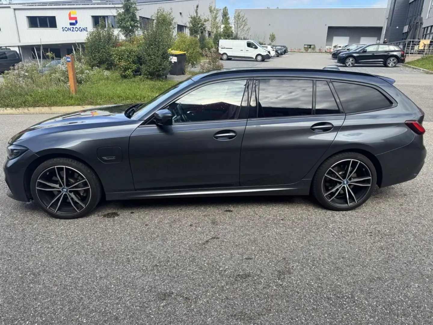 BMW 330 Bmw serie 3 G21 TOURING 330e hybride 292 m sport bva8 TVA RECUPERABLE Gris - 2