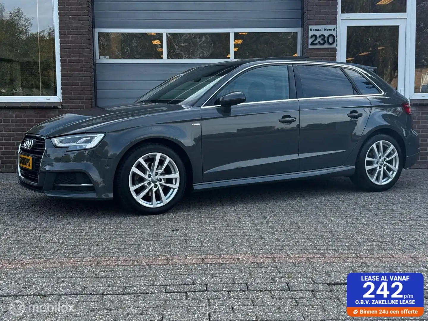 Audi A3 Sportback 35 TFSI DSG S LINE PANO/NAVI/CAMERA Grijs - 1