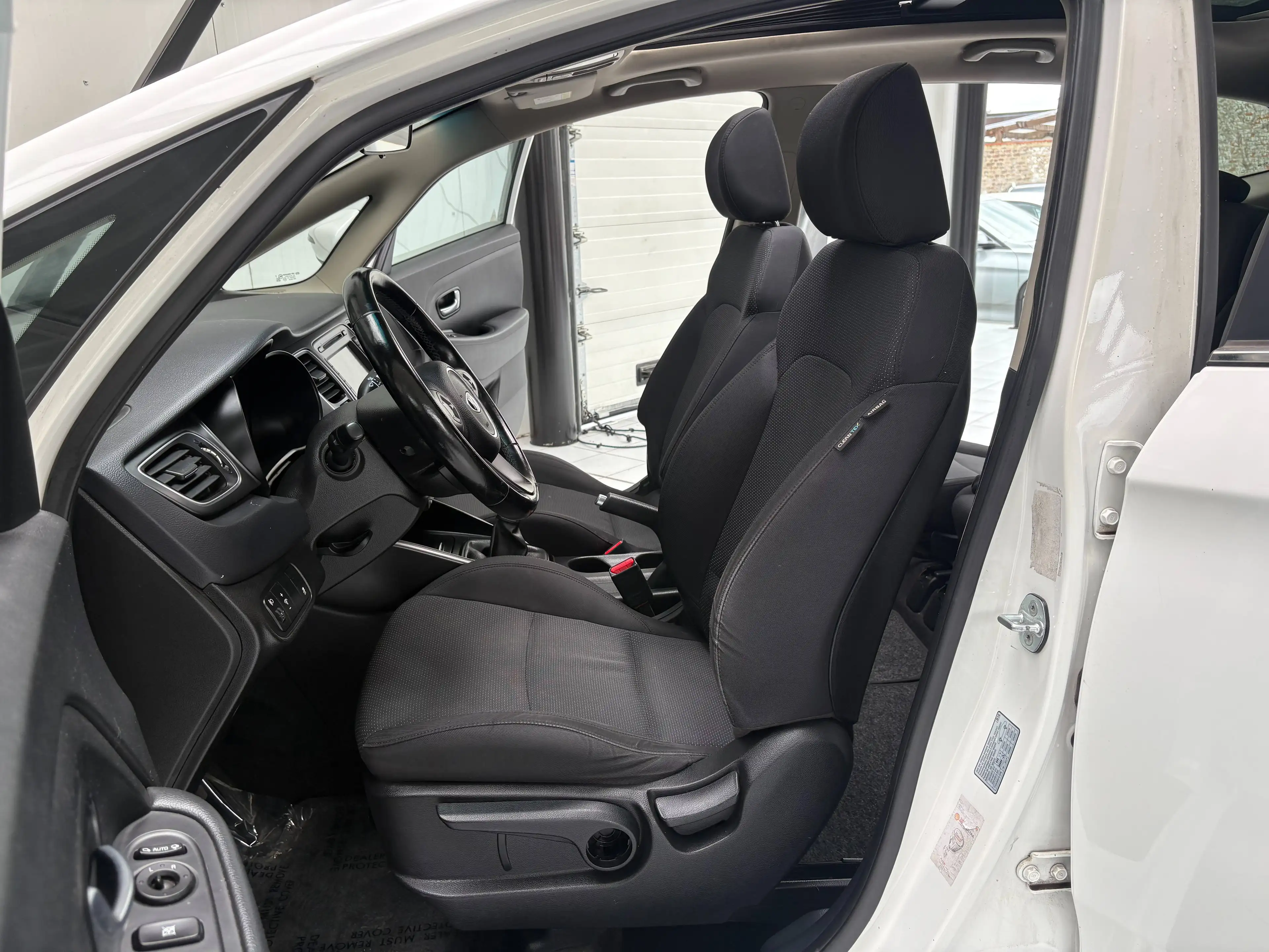 Kia Carens Carens 1.7 CRDI *GPS * TOIT * CAMERA * PDC * JANTES * — photo 15