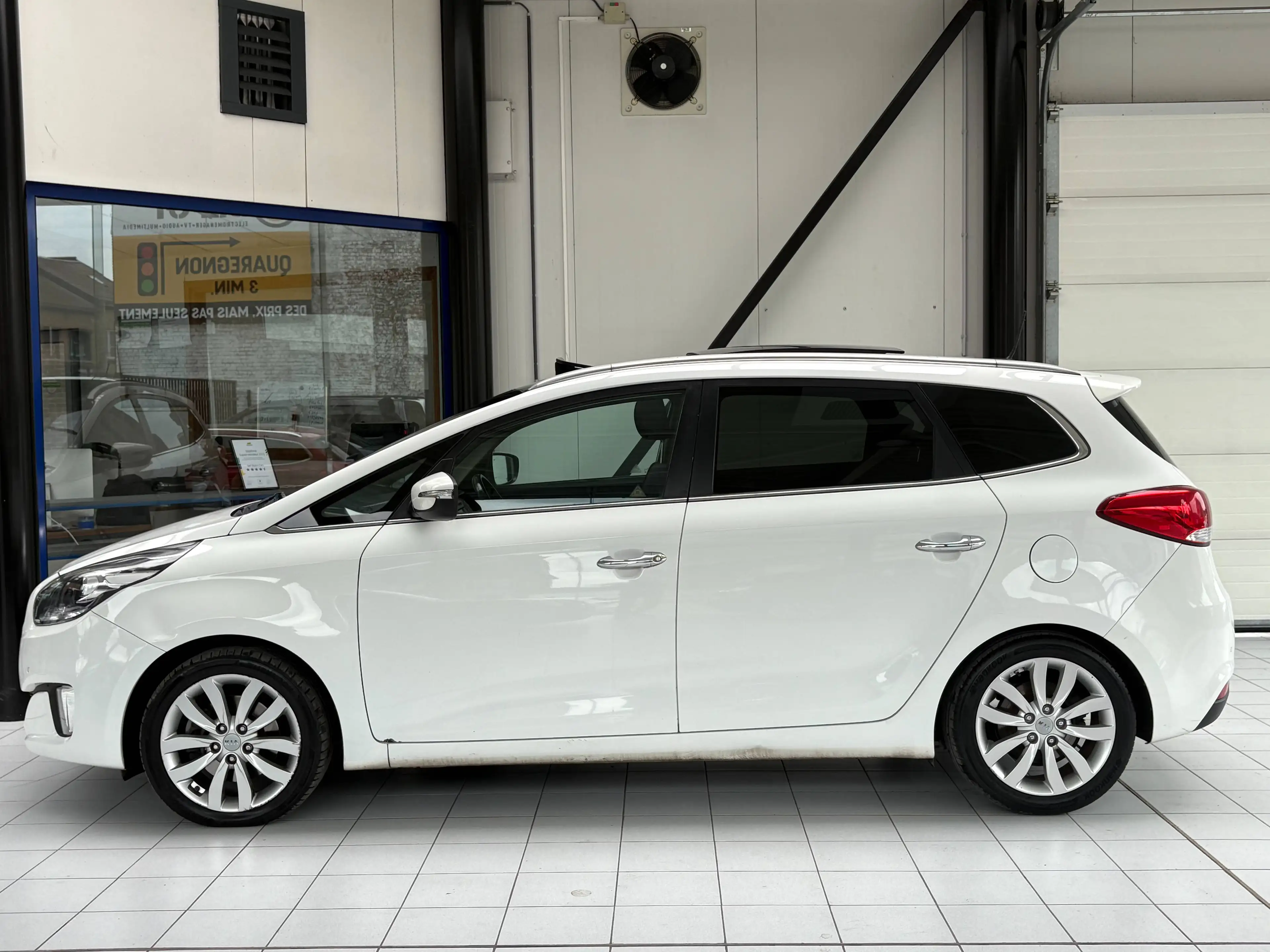 Kia Carens Carens 1.7 CRDI *GPS * TOIT * CAMERA * PDC * JANTES * — photo 2