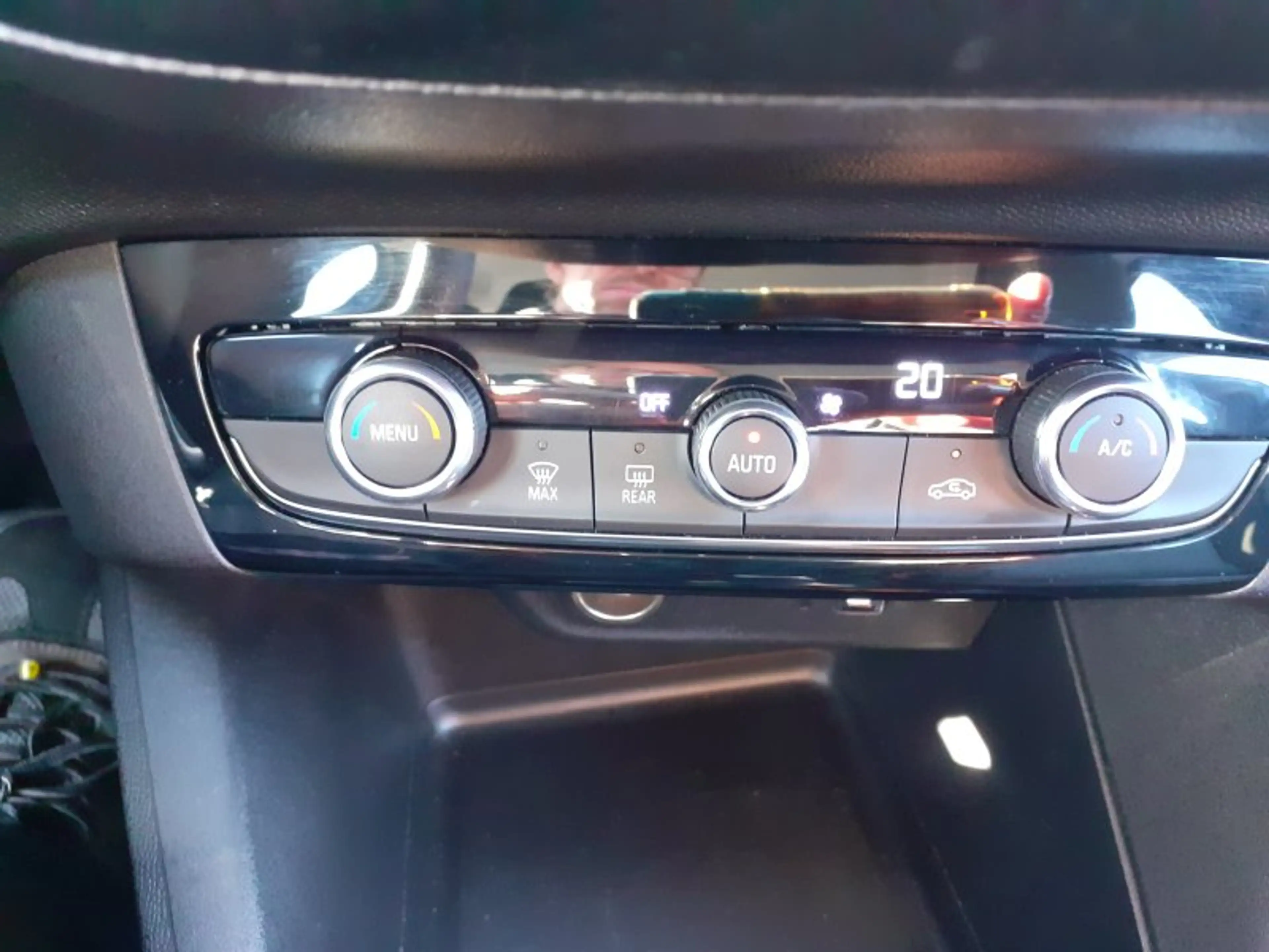 Opel Corsa-e -e  Edition DAB — photo 11