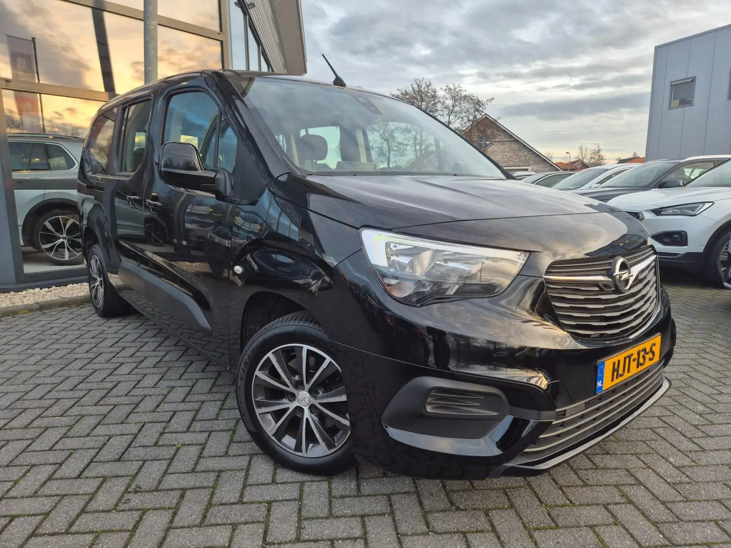 Opel Combo Life 1.2 Turbo Edition | Actieprijs| 7 Persoons | Dubbe Noir - 2