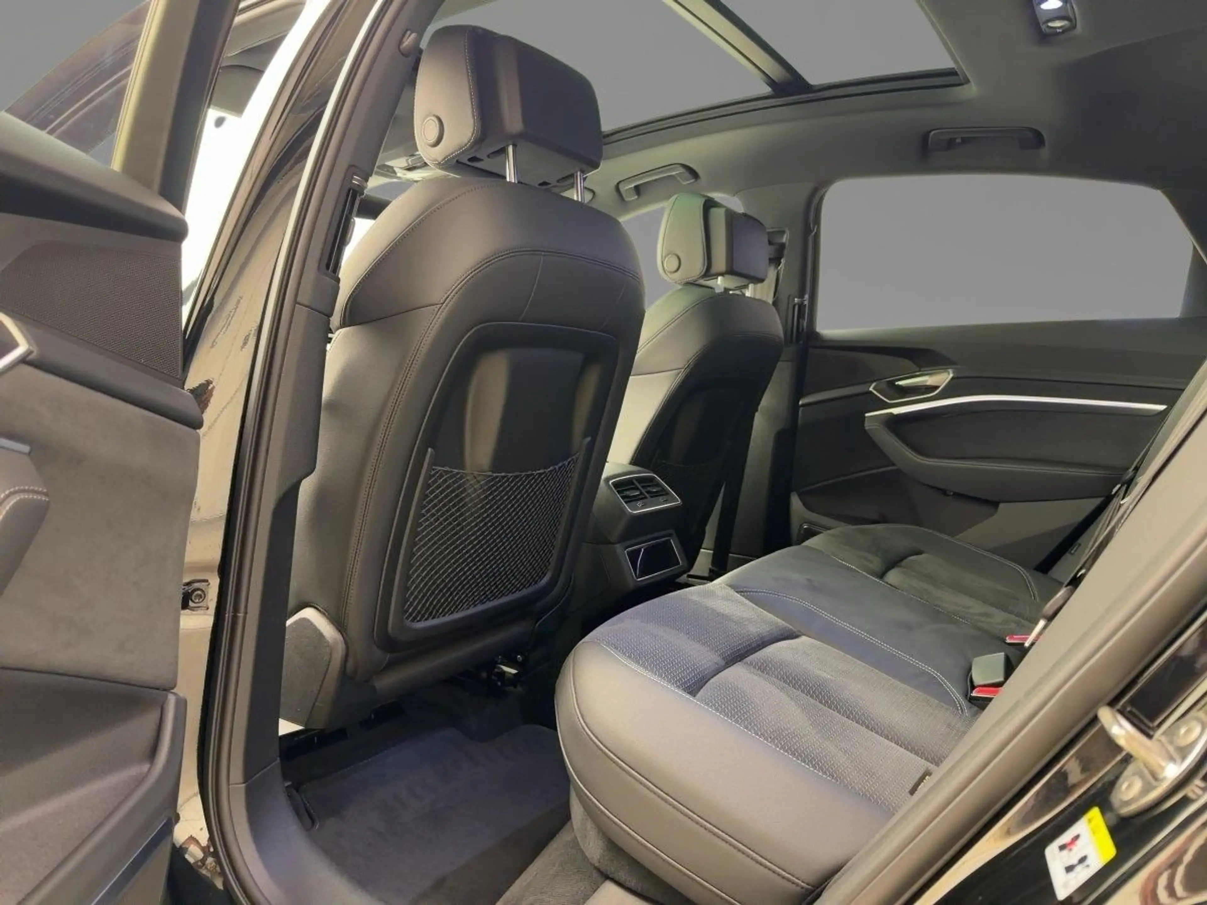 Audi Q8 e-tron Q8 e-tron Sportback 55 QUA*MATRIX*PANO*AHK*HUD* — photo 9
