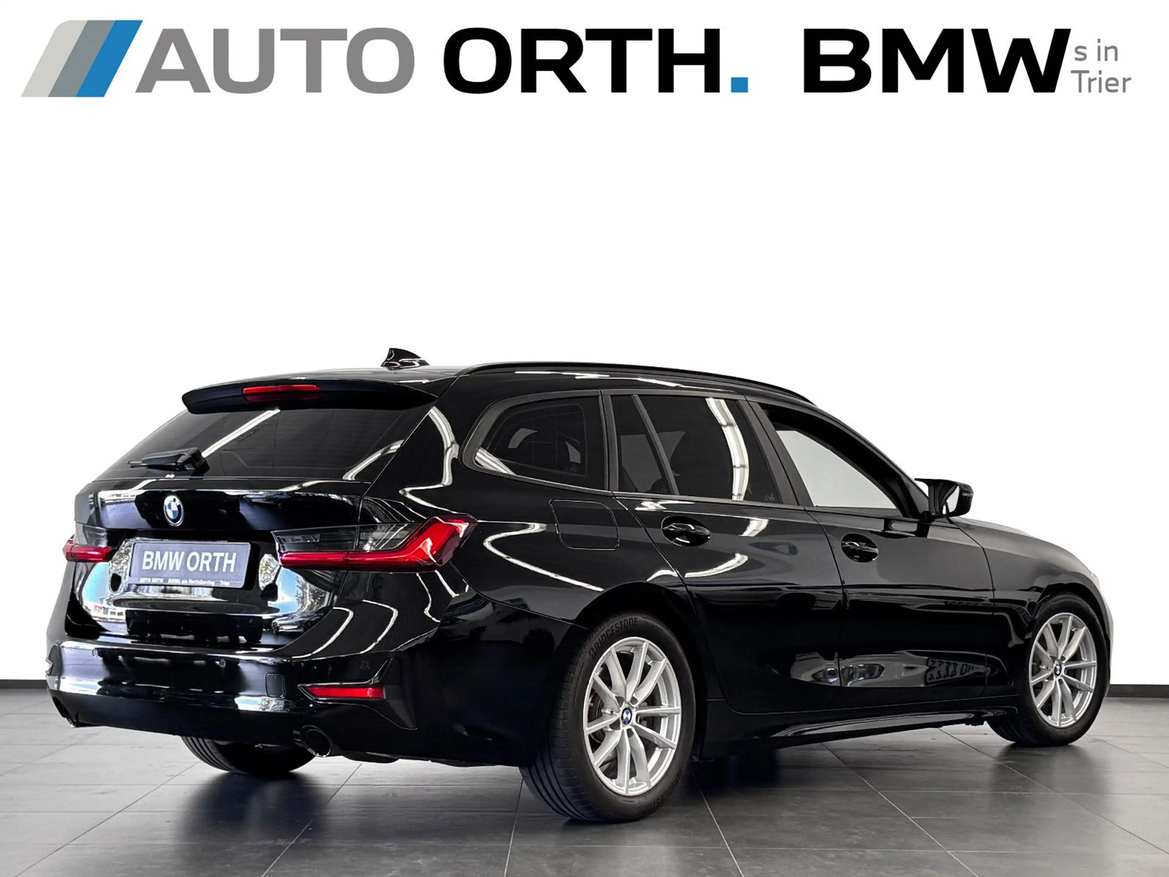 BMW 320 d Touring AUTOM. LC+ LED SIHZ PDC TEMPO AHK — photo 2