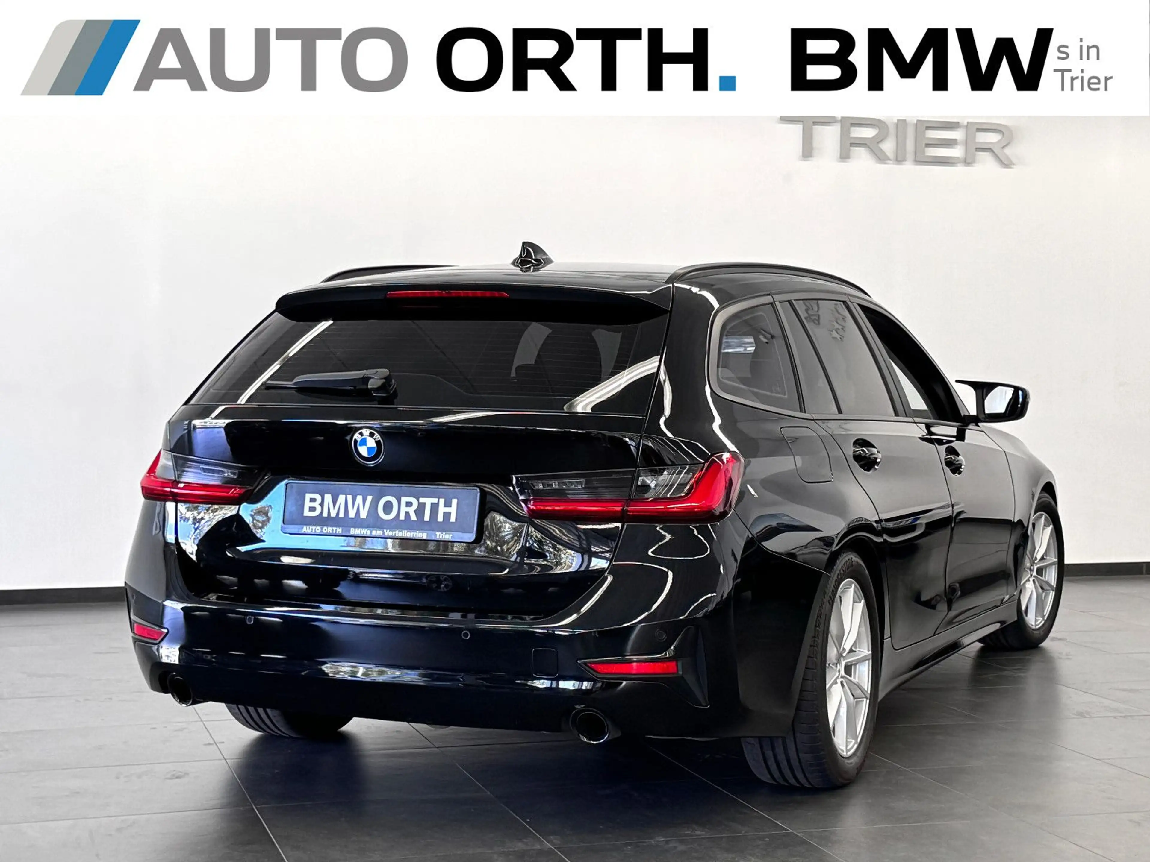 BMW 320 d Touring AUTOM. LC+ LED SIHZ PDC TEMPO AHK — photo 6