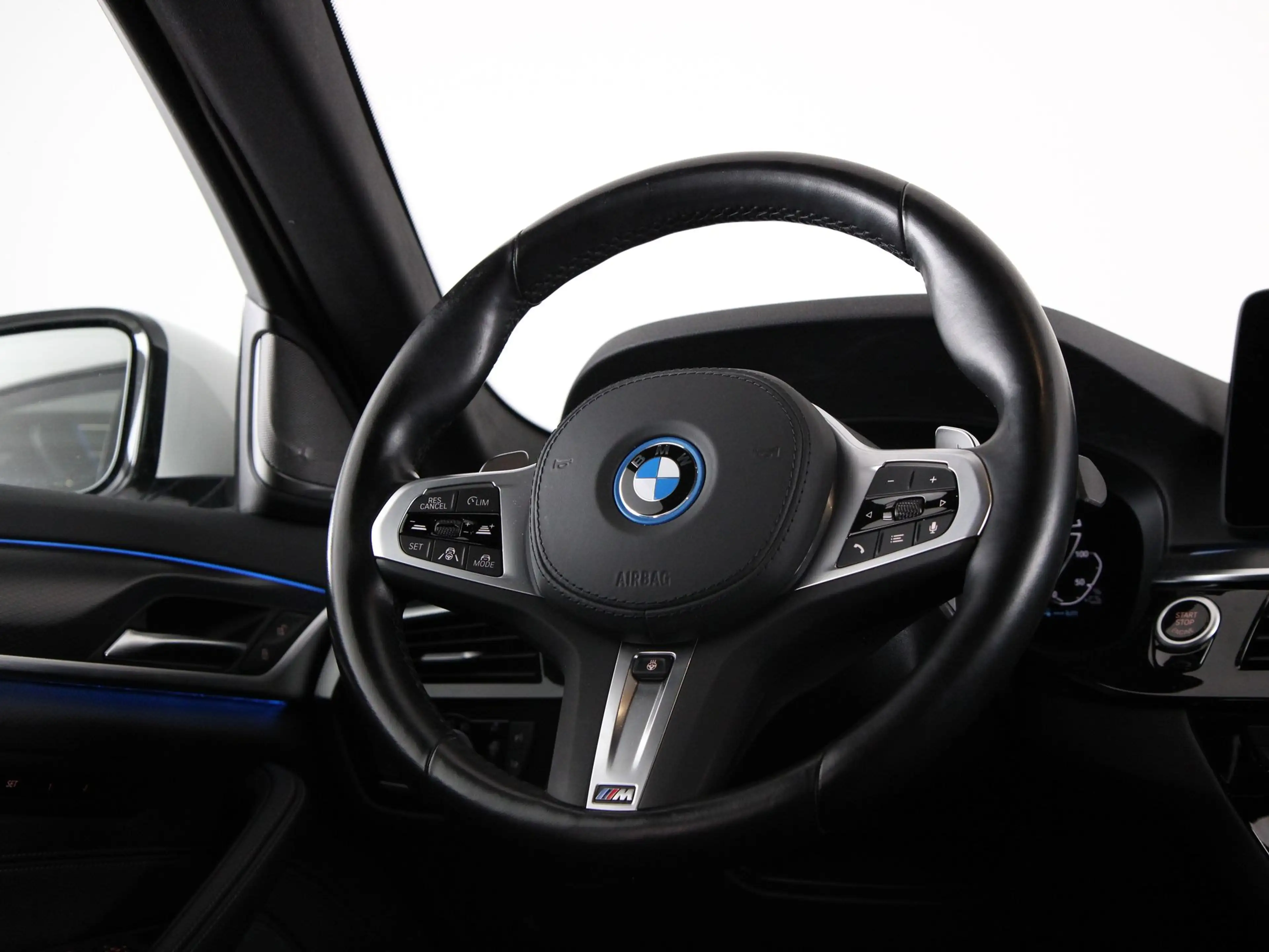 BMW 545 5 Serie 545e xDrive High Executive M-Sport — photo 2