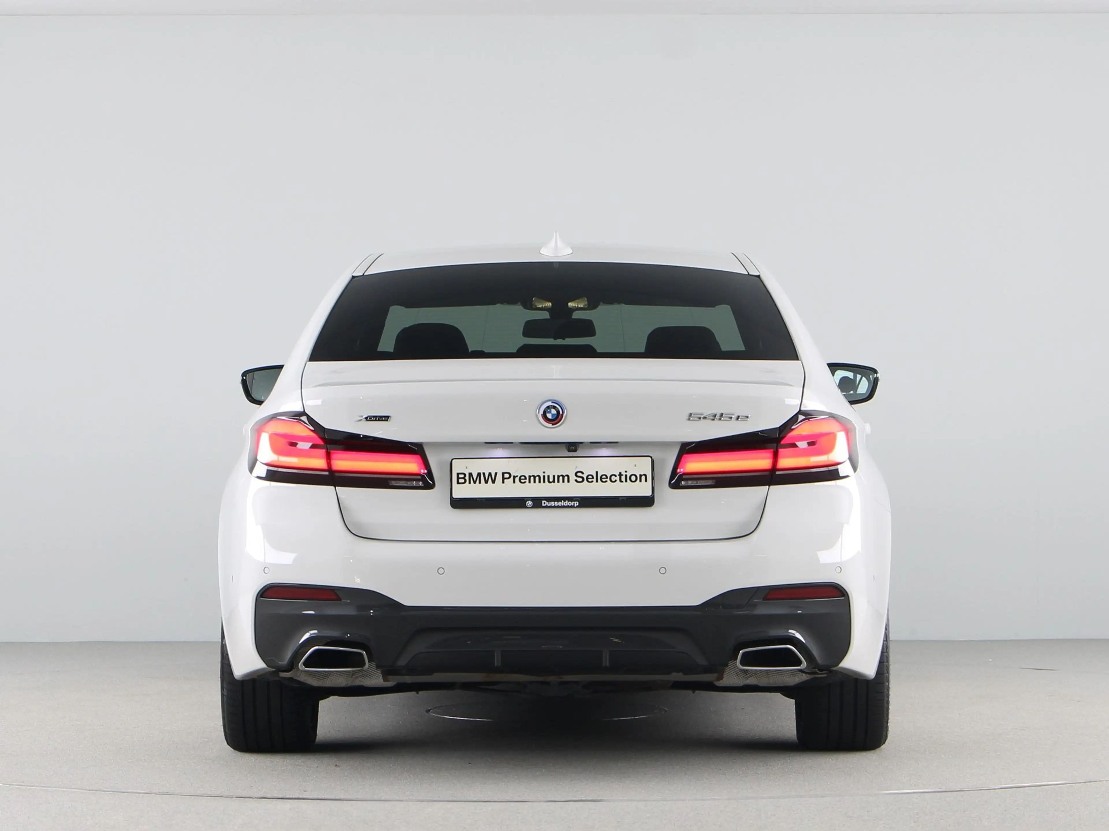 BMW 545 5 Serie 545e xDrive High Executive M-Sport — photo 10