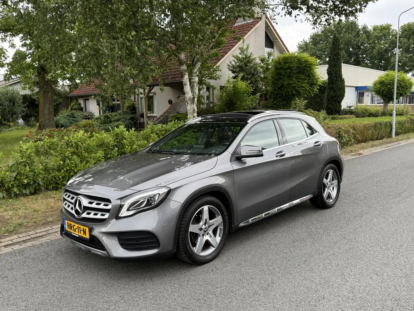 Mercedes-Benz GLA 200 AMG 156PK Automaat•Pano Szürke - 1