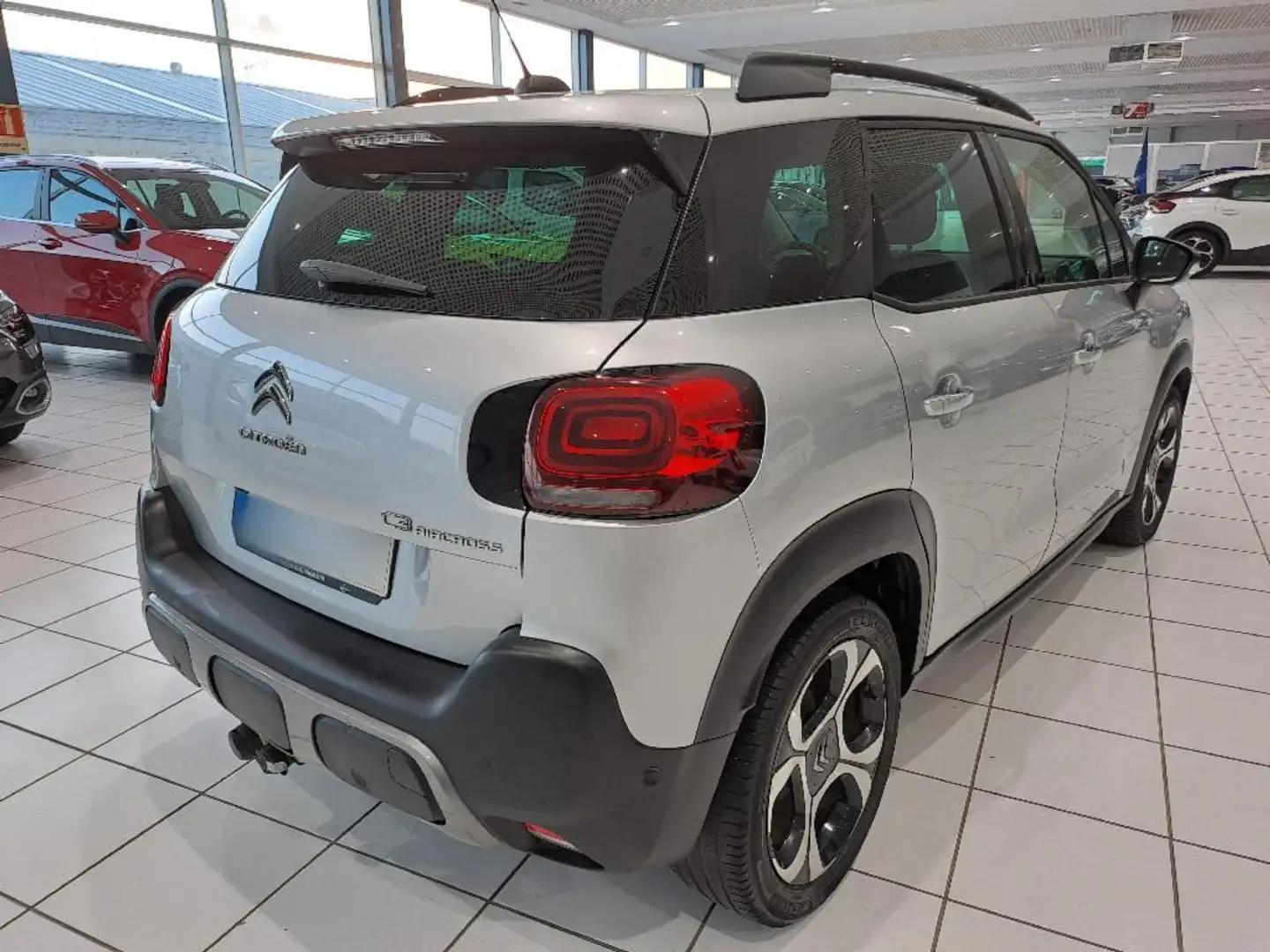 Citroen C3 Aircross 1.5 BLUEHDI 88KW SHINE AUTO 5P Gris - 2