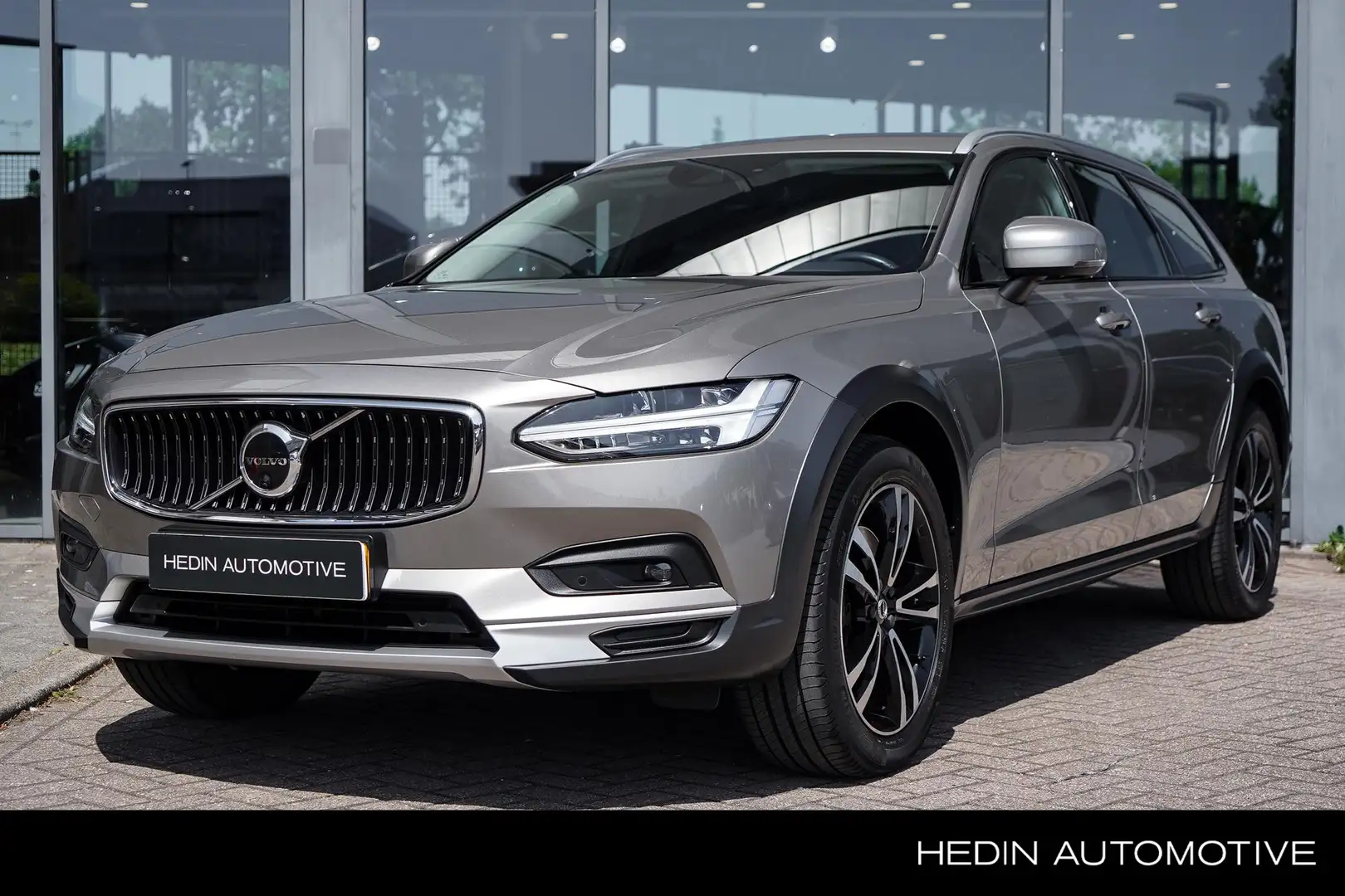 Volvo V90 Cross Country 2.0 B5 AWD Pro | Uniek! |2.400 kg trekgewicht | Tr Grey - 1