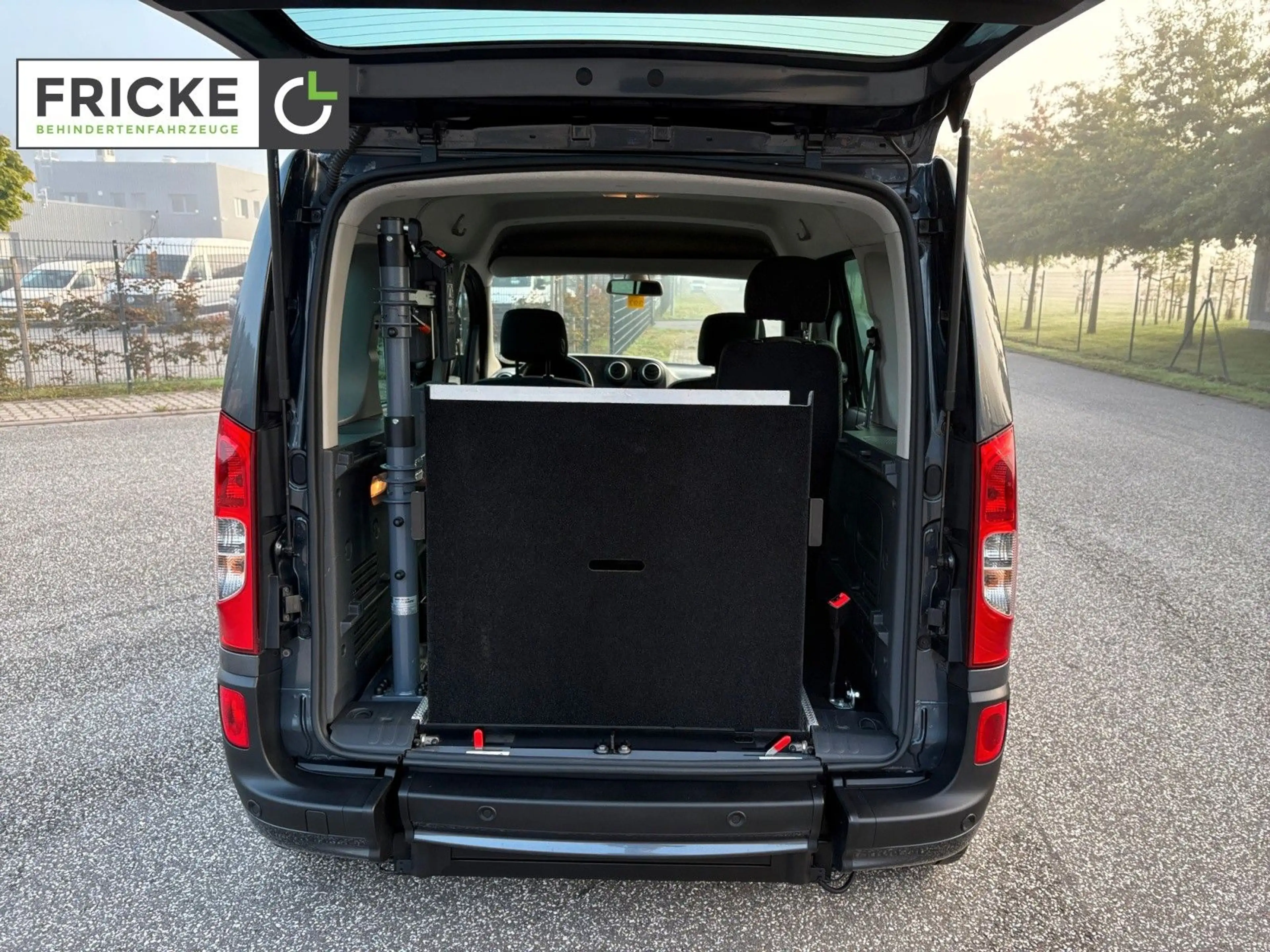 Mercedes-Benz Citan 112 *Rollstuhlgerecht* — photo 22