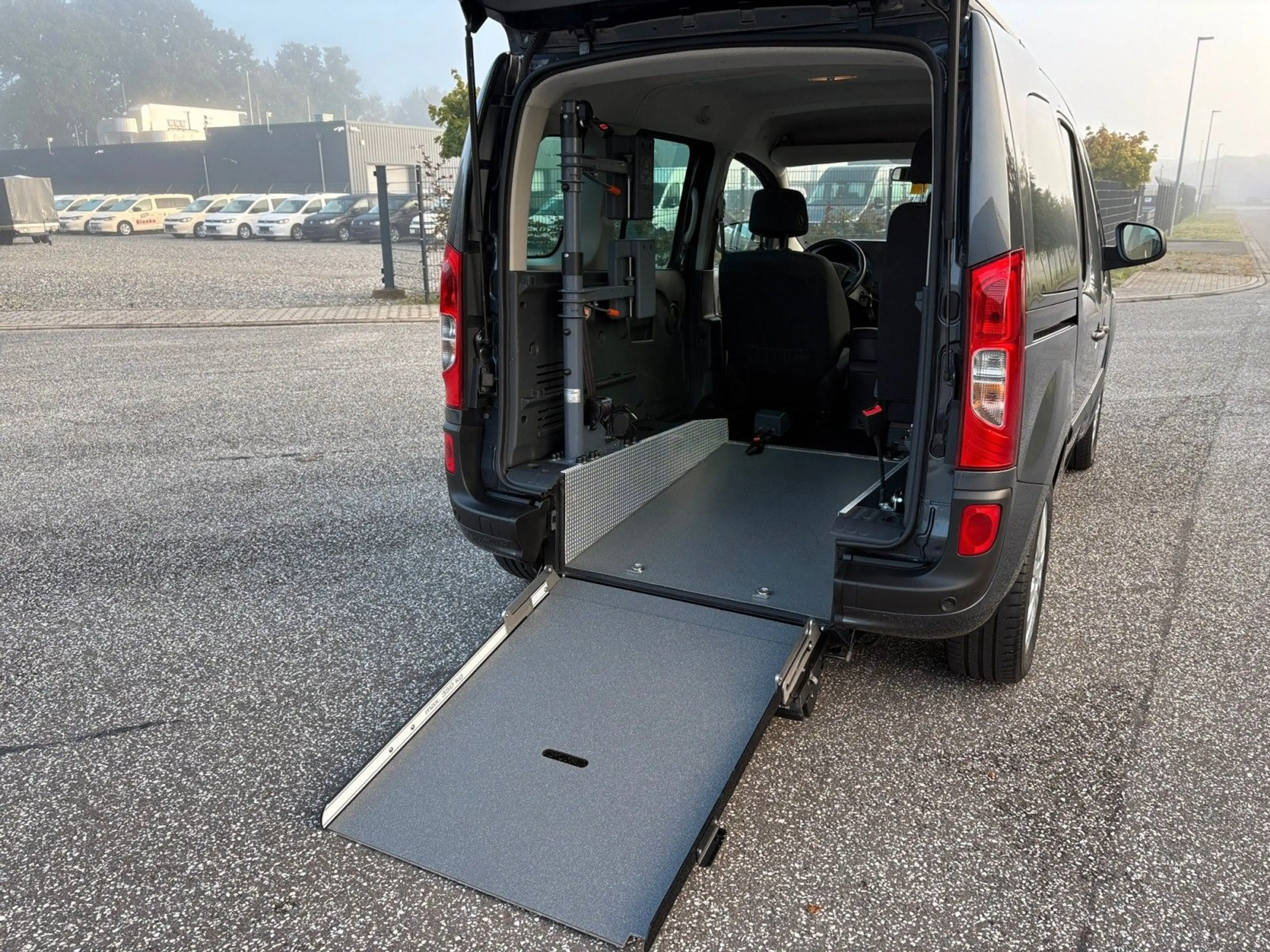 Mercedes-Benz Citan 112 *Rollstuhlgerecht* — photo 21