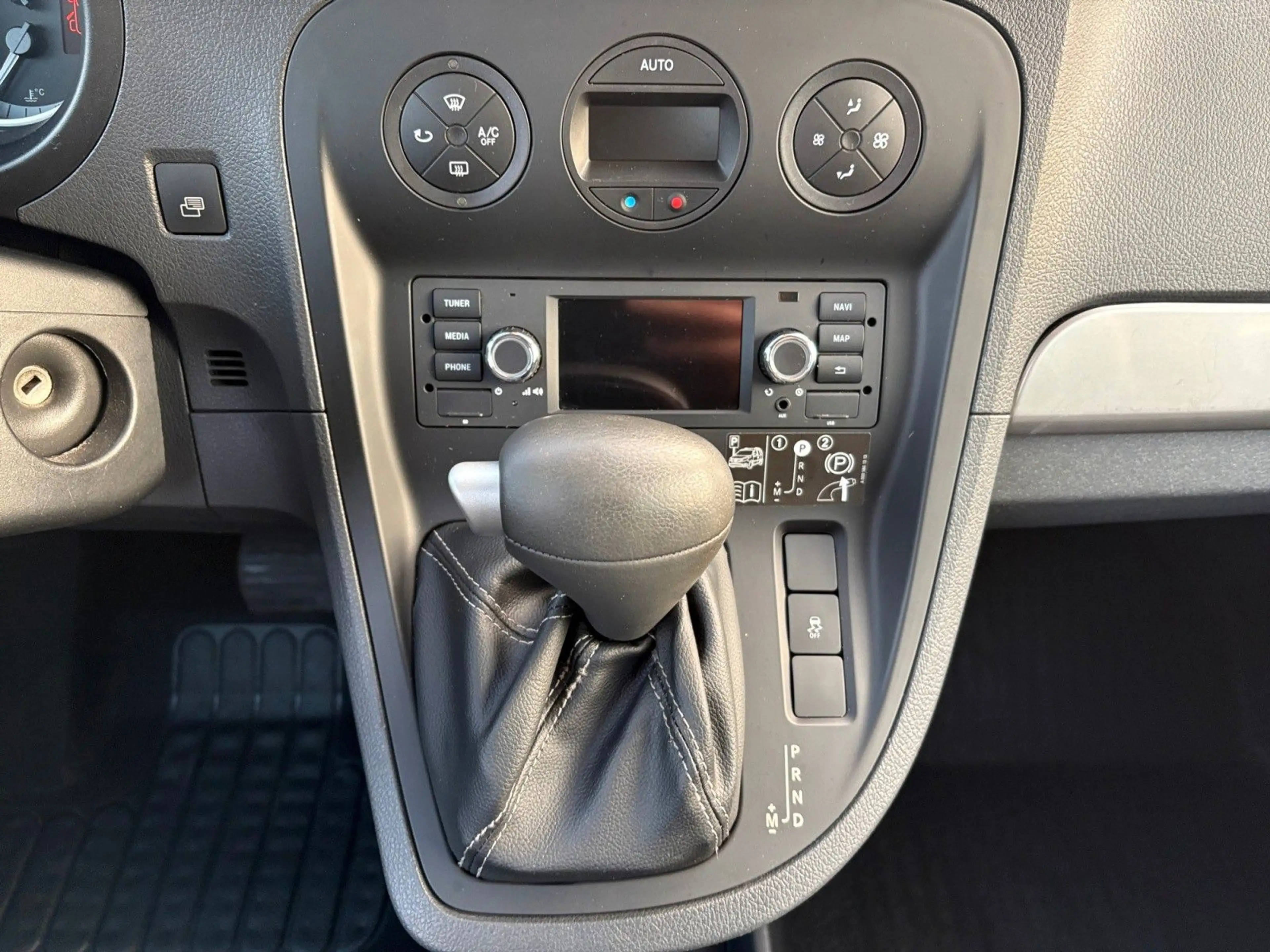 Mercedes-Benz Citan 112 *Rollstuhlgerecht* — photo 16