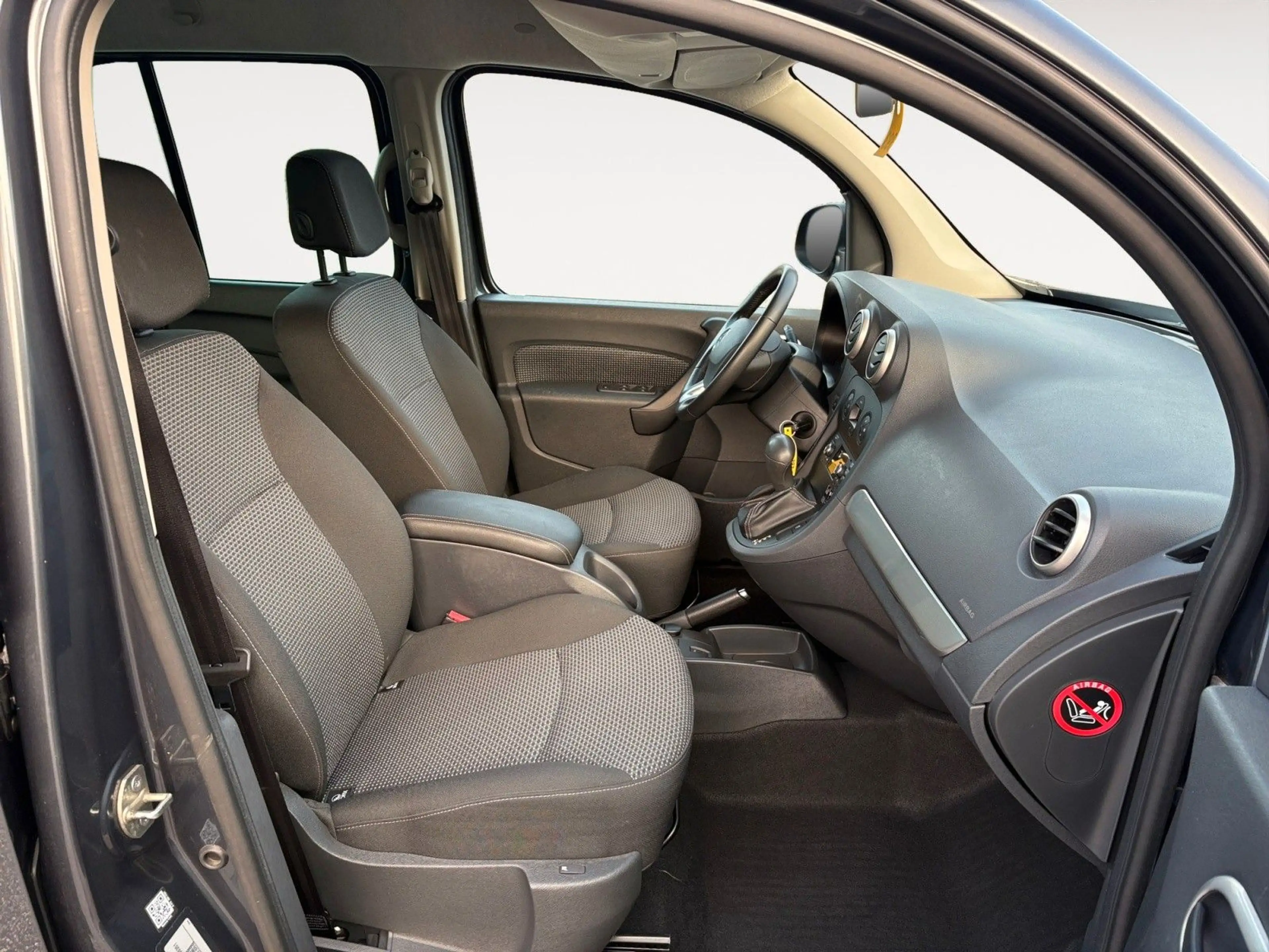Mercedes-Benz Citan 112 *Rollstuhlgerecht* — photo 9