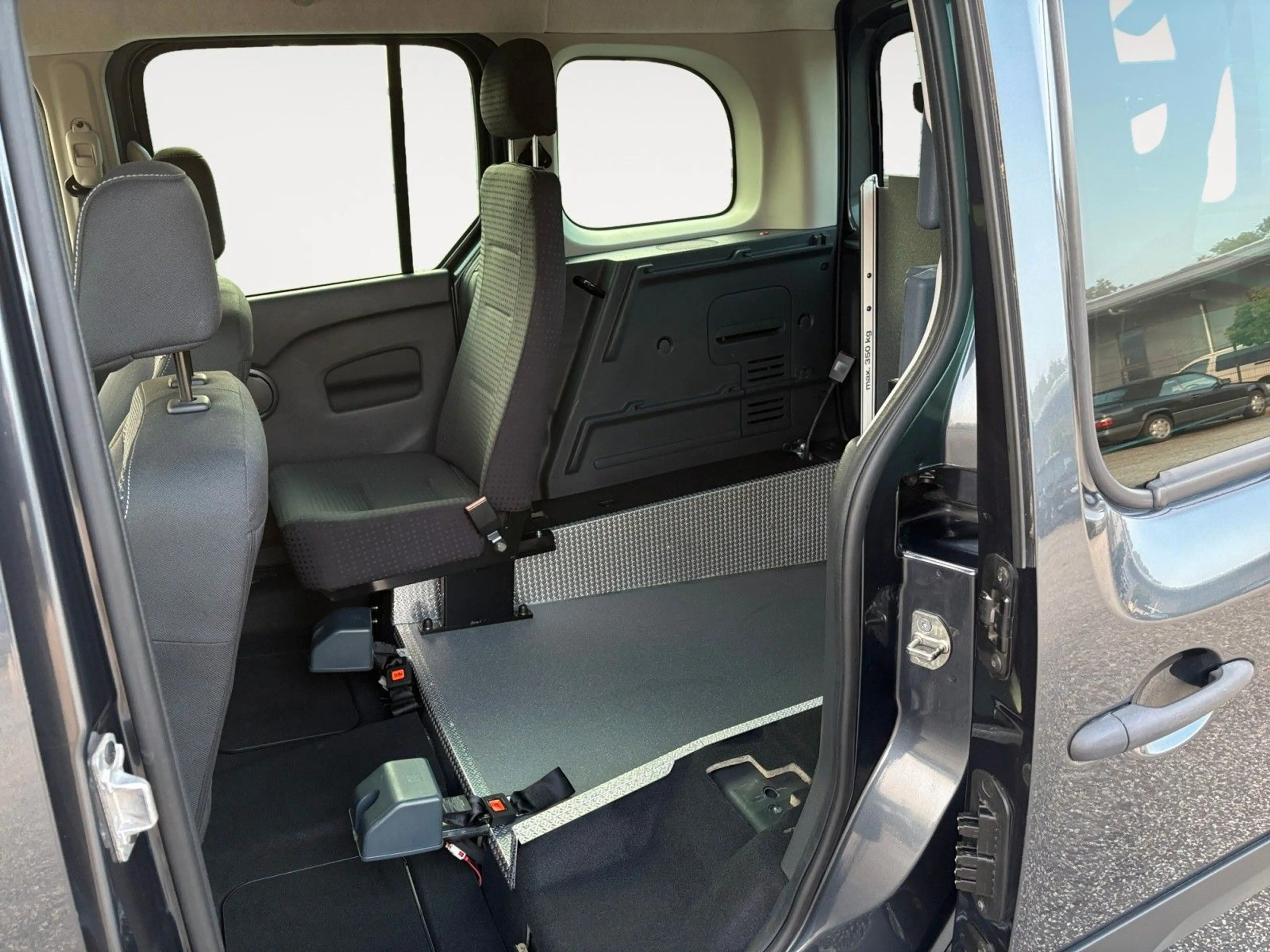 Mercedes-Benz Citan 112 *Rollstuhlgerecht* — photo 10