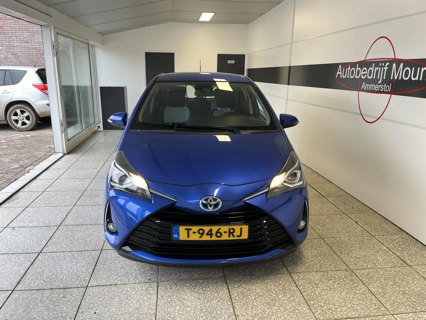 Toyota Yaris 1.5 Hybrid Design Blauw - 2