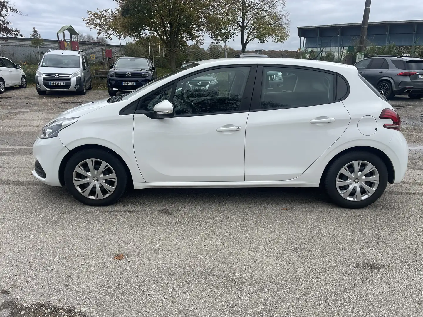 Peugeot 208 208 1.2 PureTech 82ch BVM5 Allure Blanc - 2