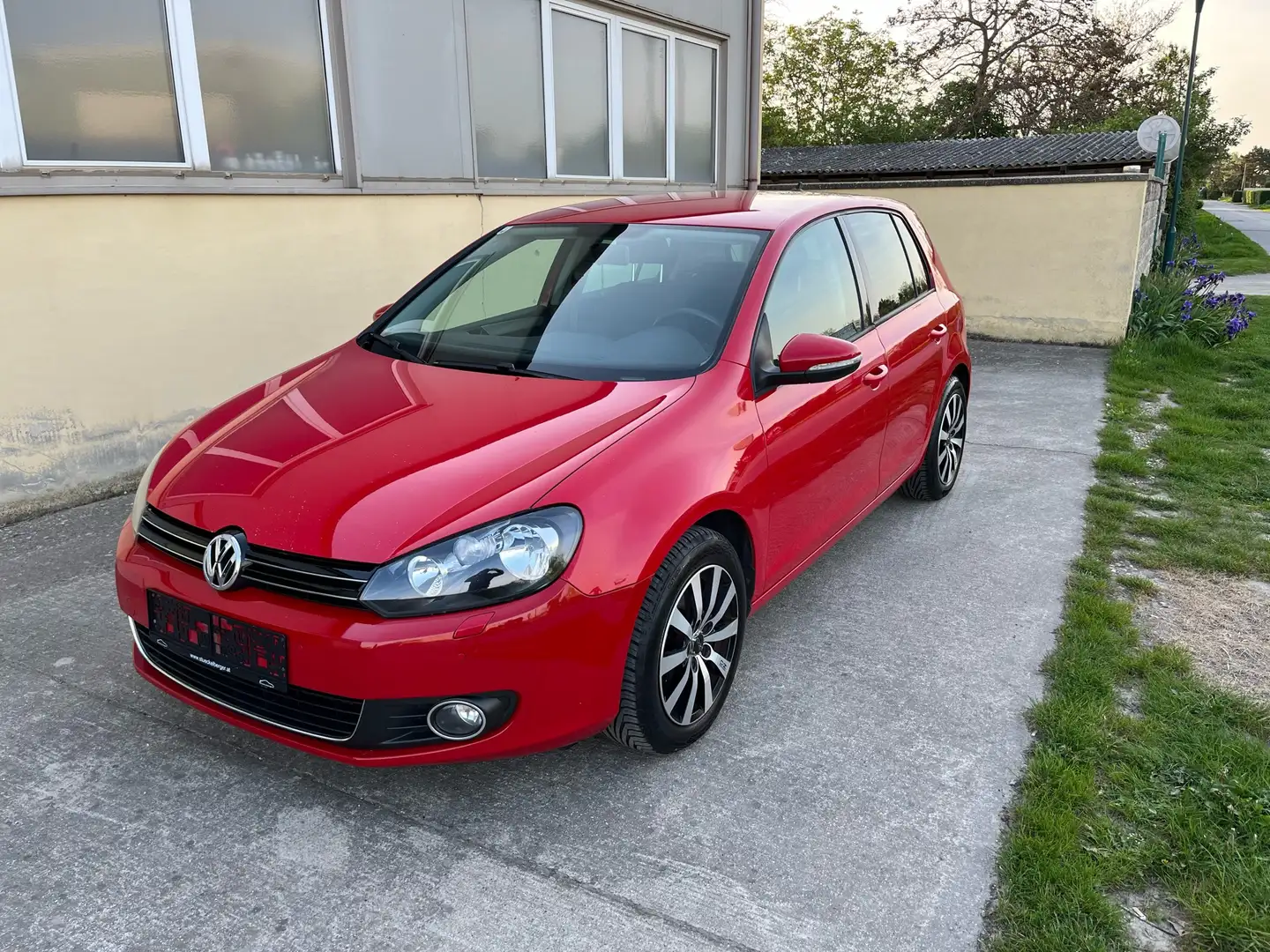 Volkswagen Golf Highline 1,4 TSI DSG Rot - 1