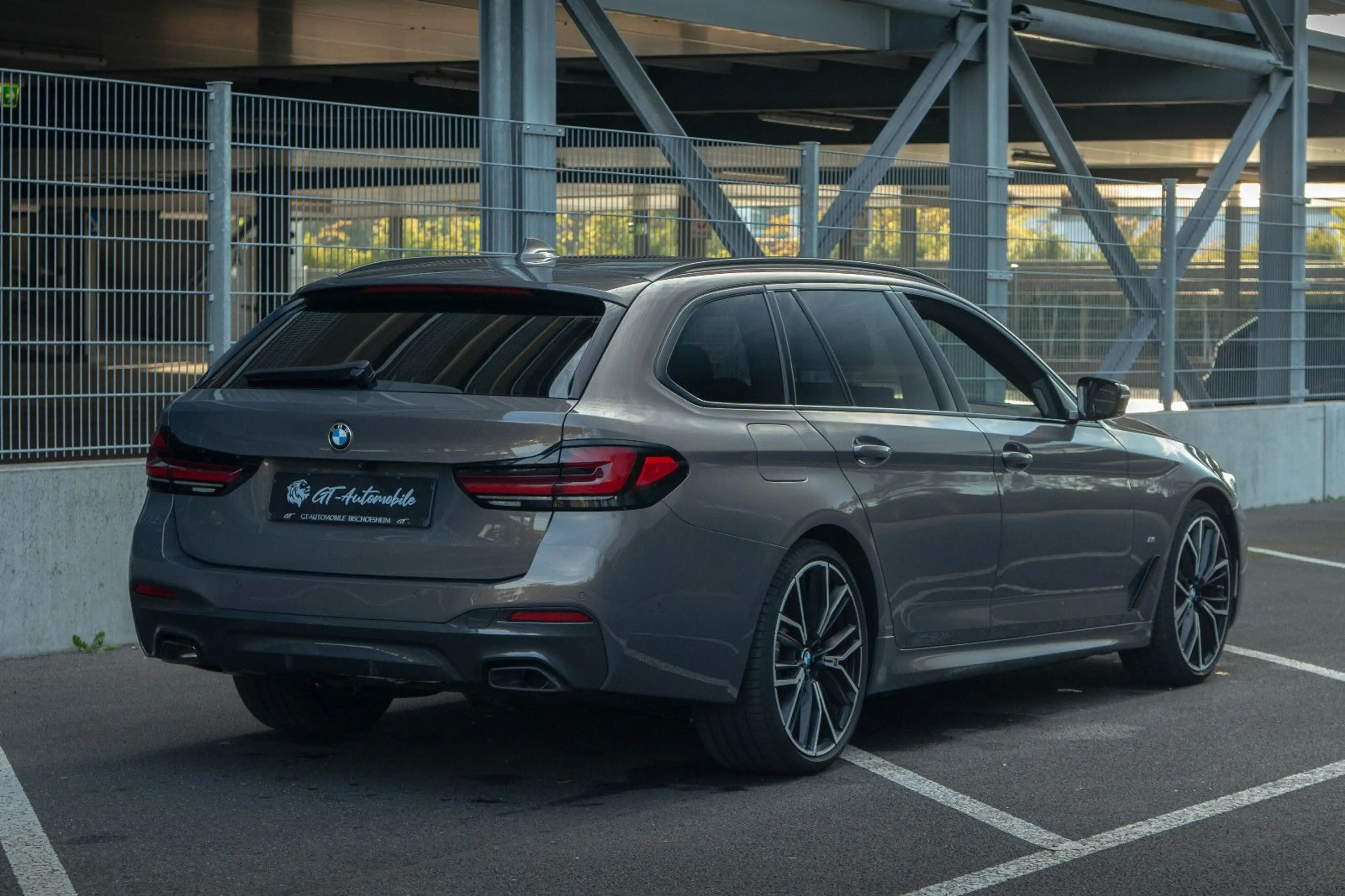 BMW 540 d T xDrive *M Sport*Standheizung*Laser*PANO* — photo 14