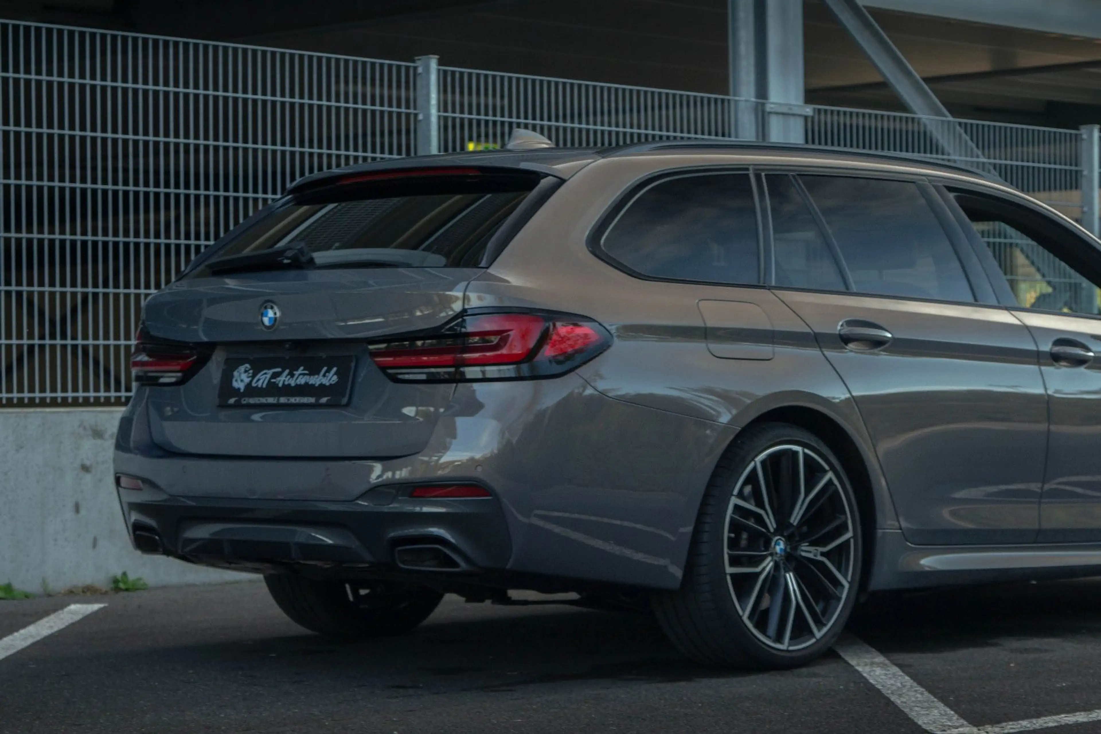 BMW 540 d T xDrive *M Sport*Standheizung*Laser*PANO* — photo 3