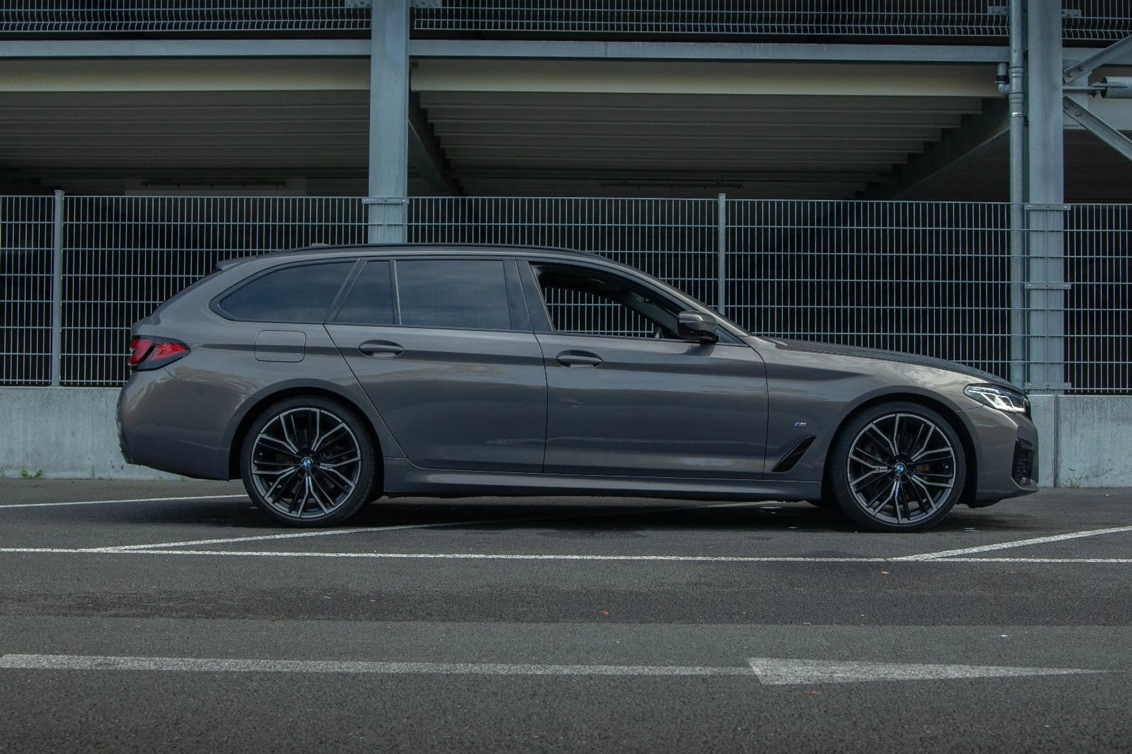 BMW 540 d T xDrive *M Sport*Standheizung*Laser*PANO* — photo 13