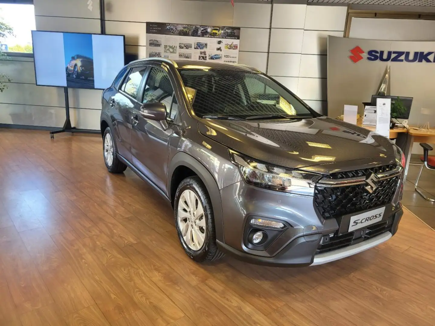 Suzuki S-Cross 1.4 Hybrid 2wd Top Grau - 1