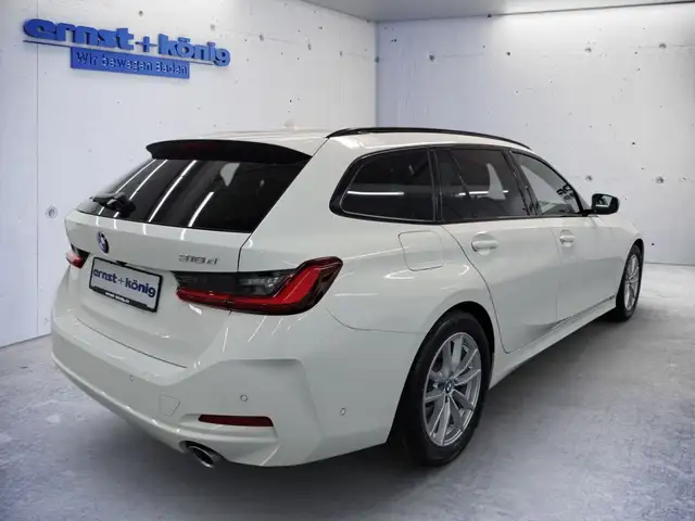 BMW 3 Series view 3