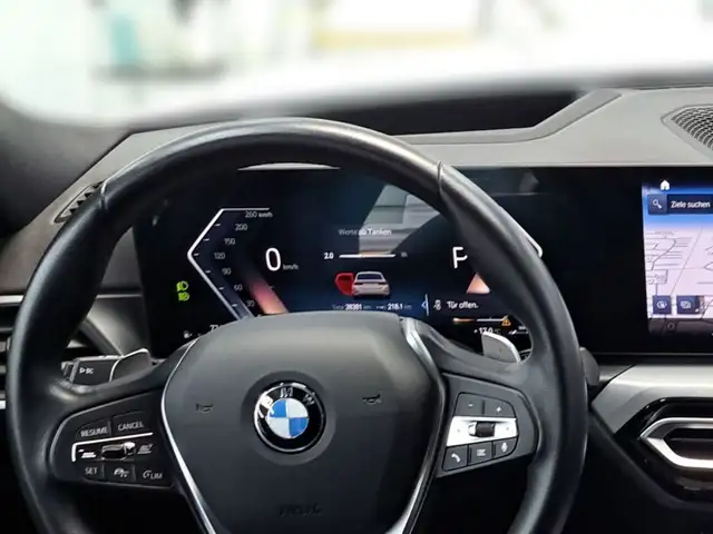 BMW 3 Series view 12