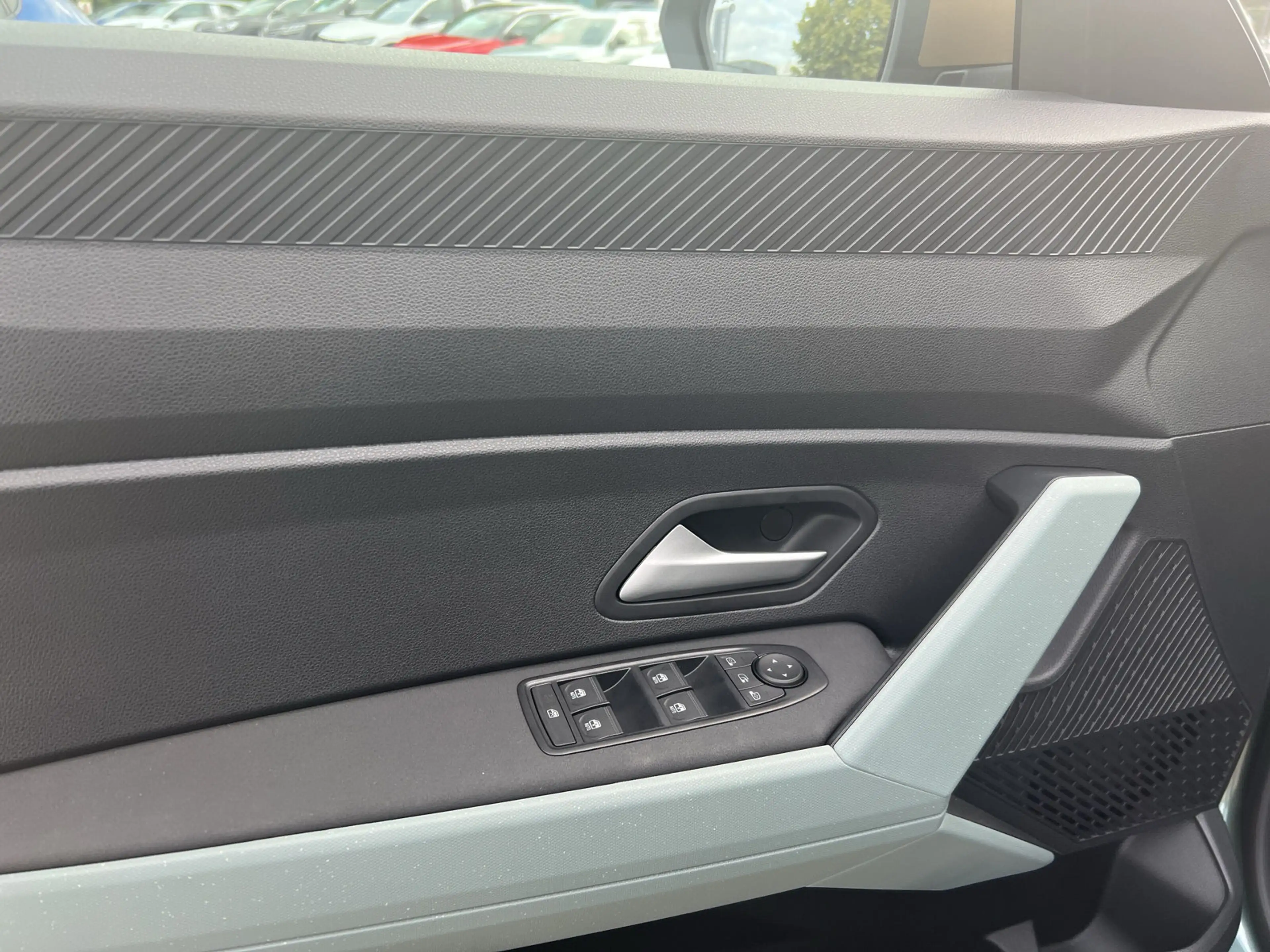 Dacia Duster hybrid-G 150 EDC 4x4 Extreme SHZ+RFK+GJR — photo 13