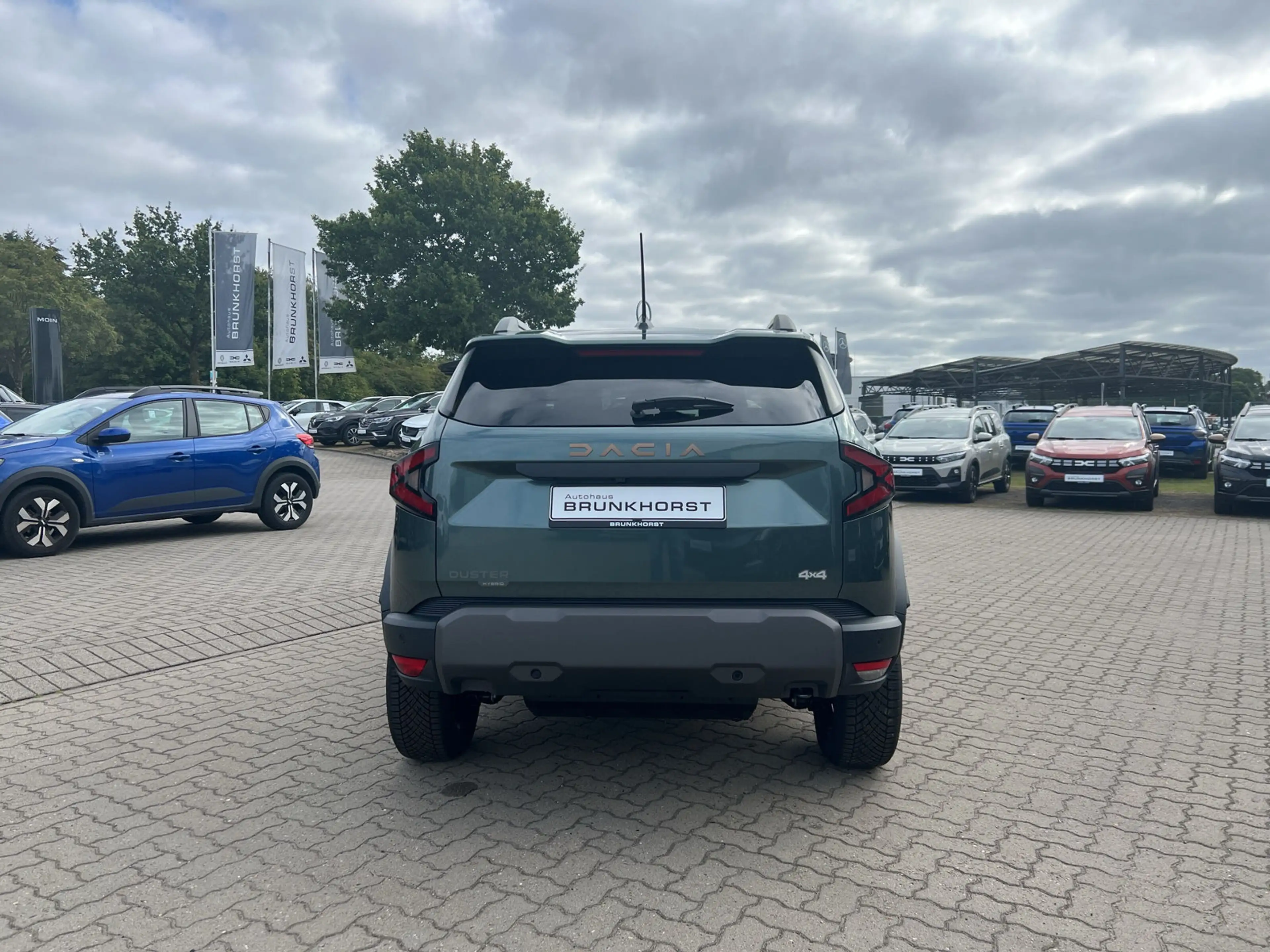 Dacia Duster hybrid-G 150 EDC 4x4 Extreme SHZ+RFK+GJR — photo 2