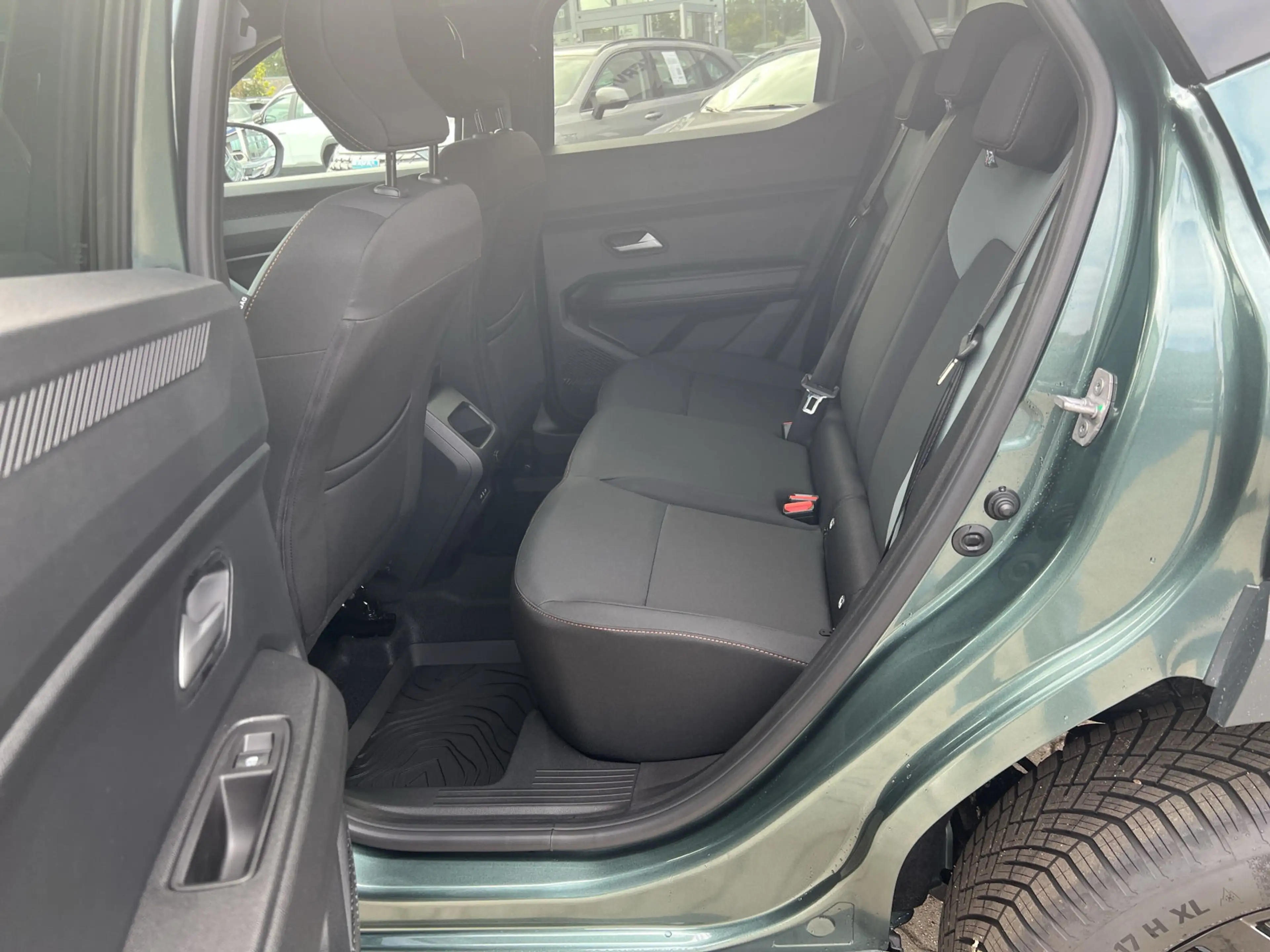 Dacia Duster hybrid-G 150 EDC 4x4 Extreme SHZ+RFK+GJR — photo 10