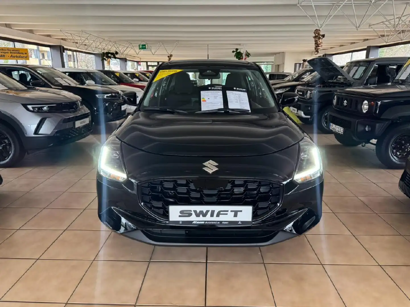 Suzuki Swift 1.2 Dualjet Hybrid 61 kW AllGrip Club Schwarz - 2