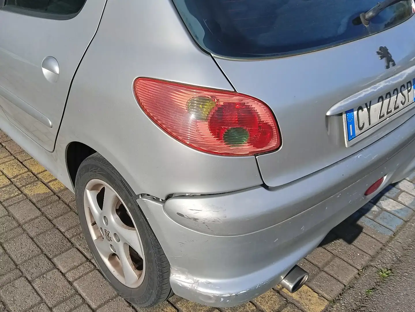Peugeot 206 5p 1.6 hdi 16v XT fap Argento - 2