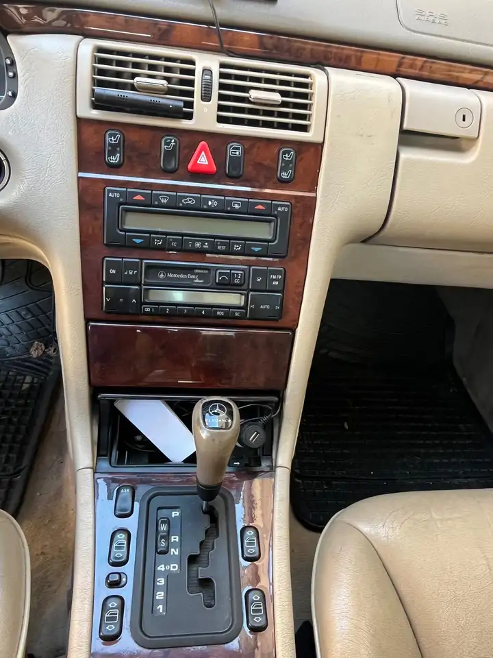 Mercedes-Benz E 290 Elegance TD Aut., foto 6