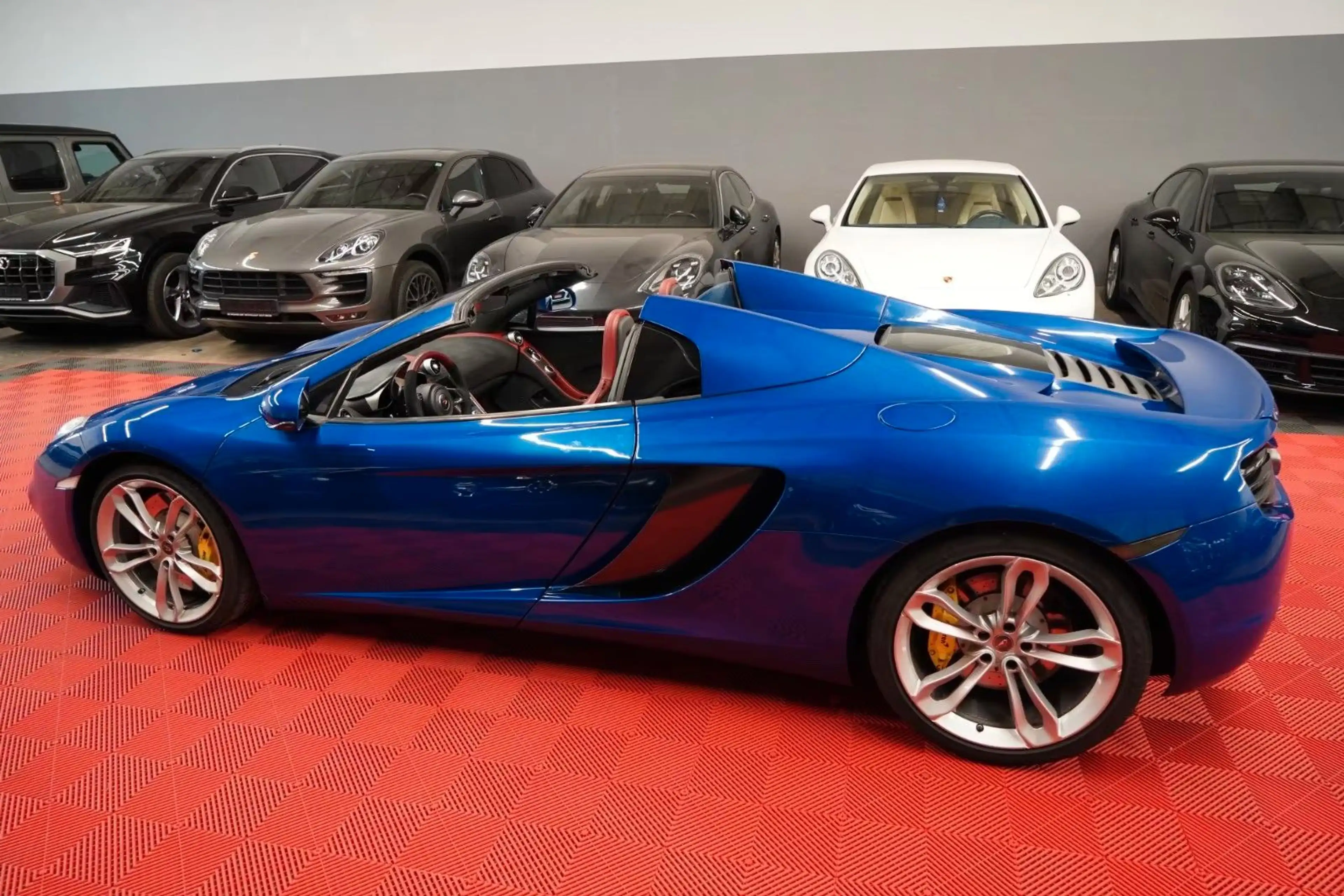 McLaren MP4-12C Spider — photo 15