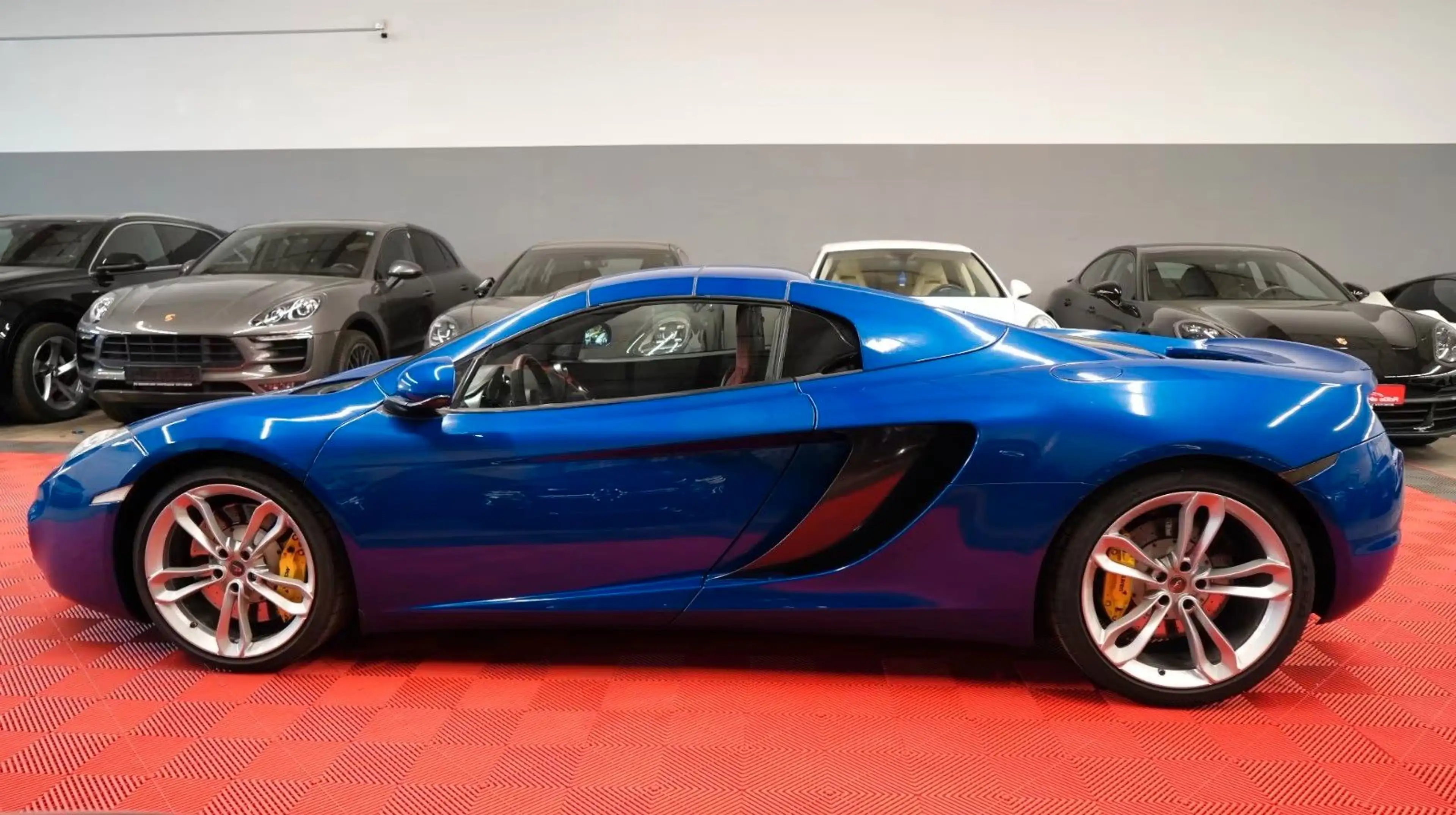 McLaren MP4-12C Spider — photo 10