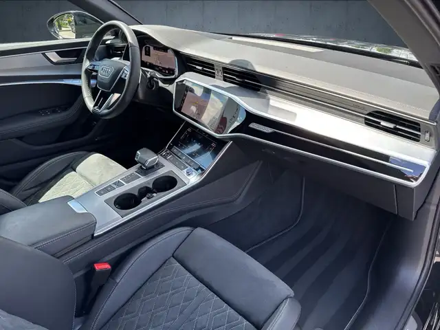 Audi S6 view 14
