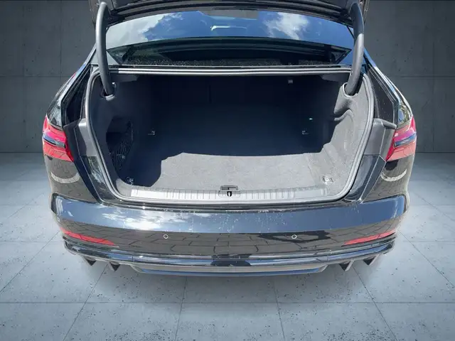 Audi S6 view 13