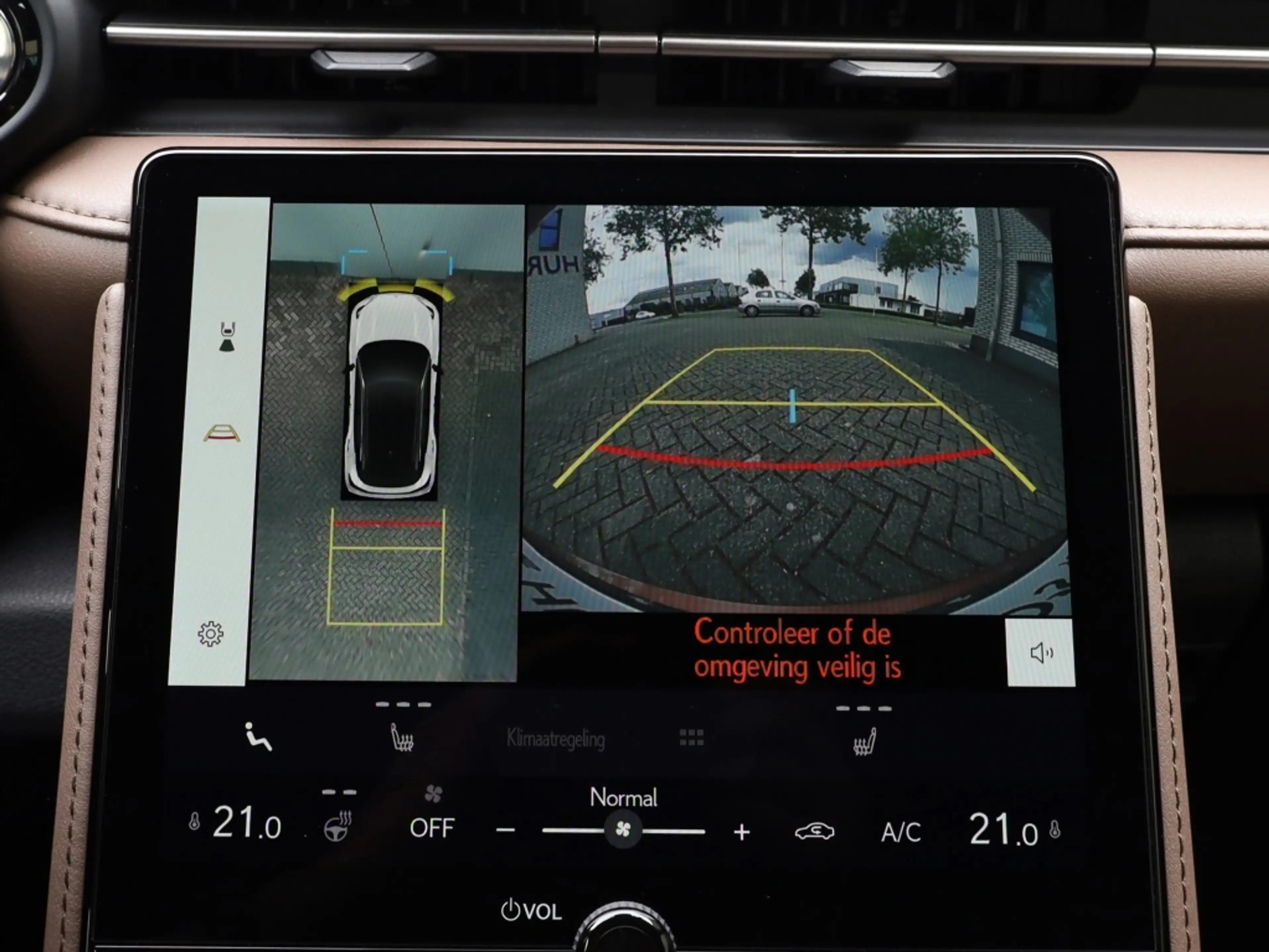 Lexus LBX Elegant 2WD | Advanced Pack | Mark Levinson | 360 — photo 21