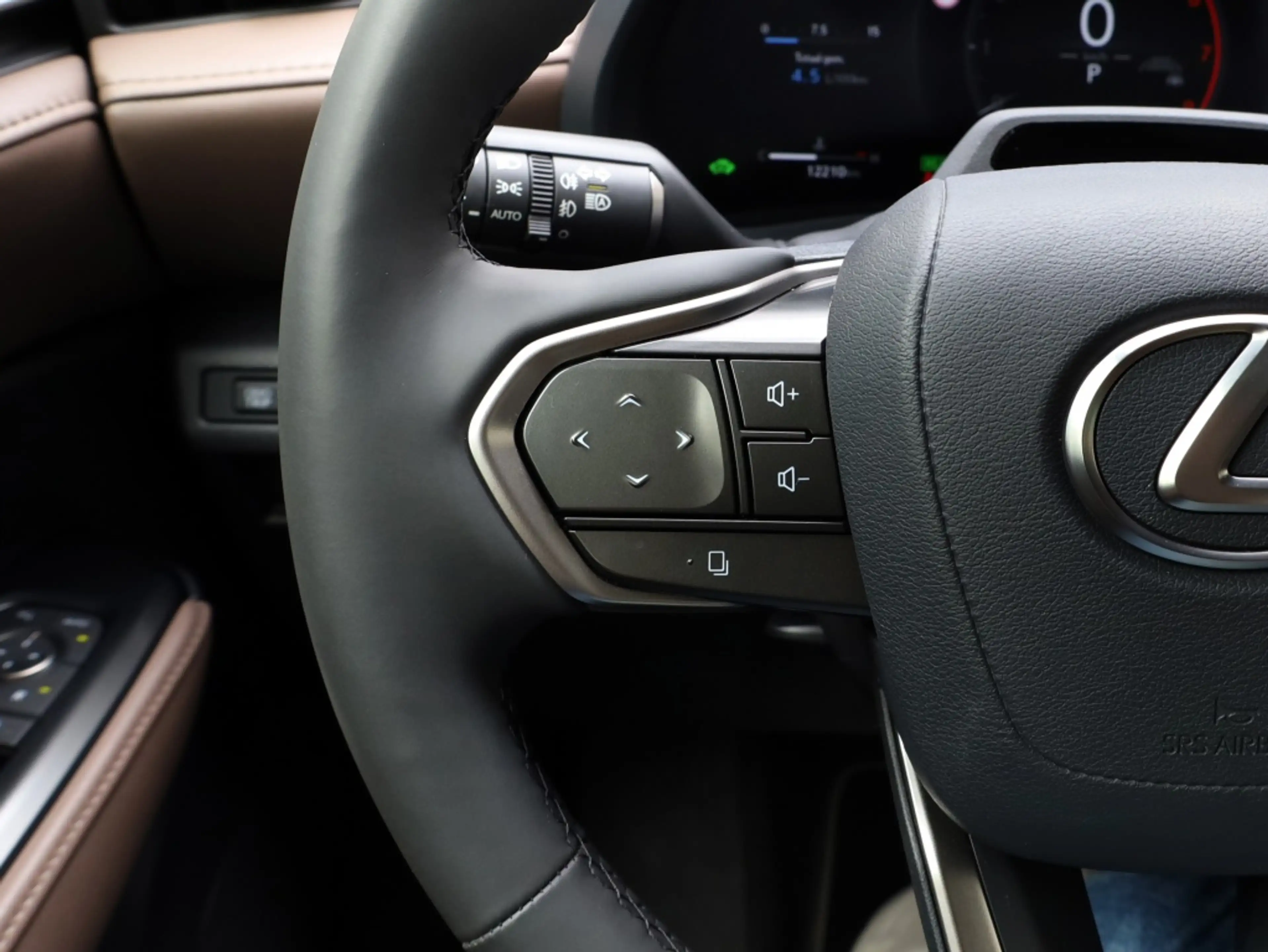 Lexus LBX Elegant 2WD | Advanced Pack | Mark Levinson | 360 — photo 17