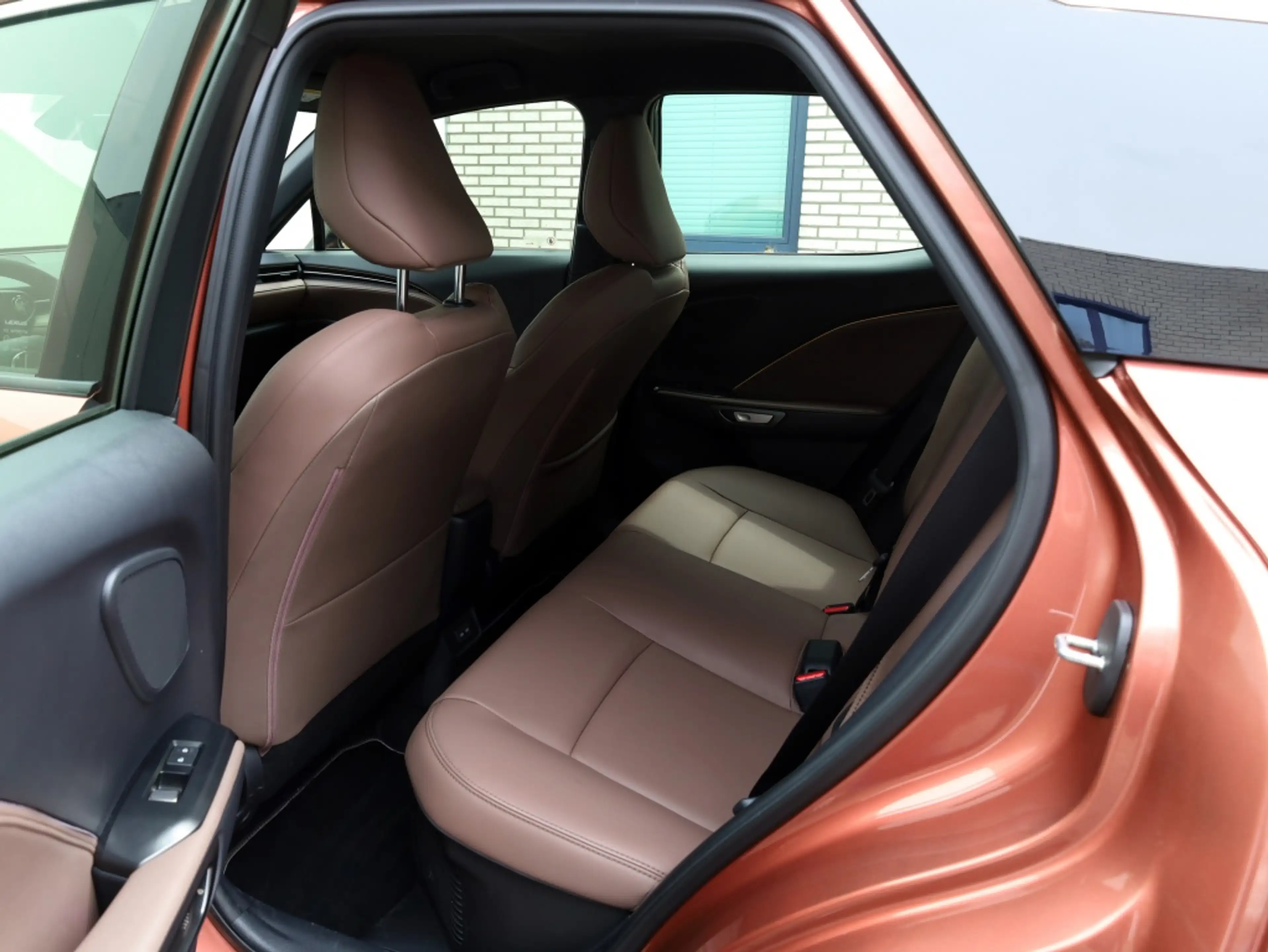 Lexus LBX Elegant 2WD | Advanced Pack | Mark Levinson | 360 — photo 13