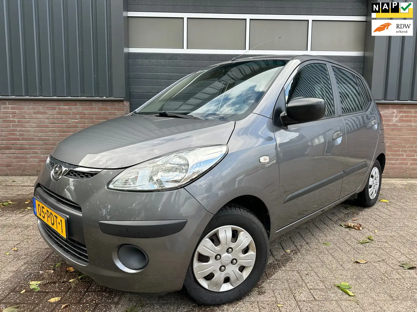 Hyundai i10 1.1 Active Cool Nieuwe distributie en koppeling Grijs - 1