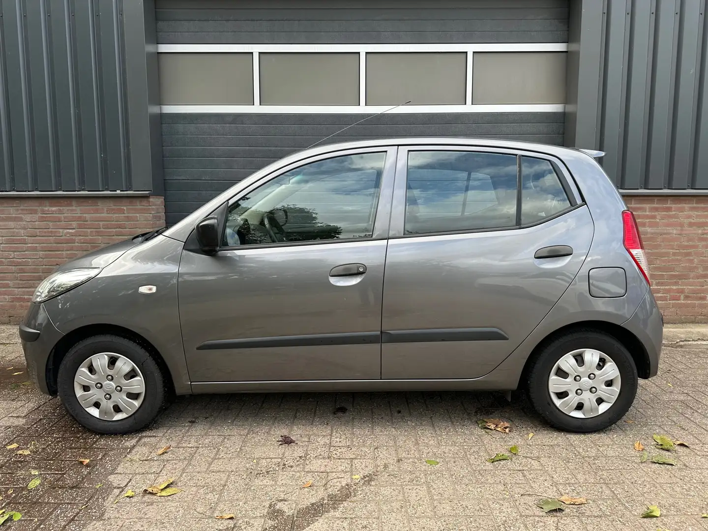 Hyundai i10 1.1 Active Cool Nieuwe distributie en koppeling Grijs - 2