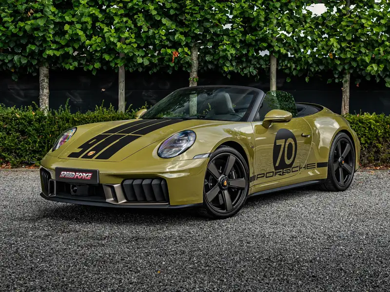 PORSCHE 911