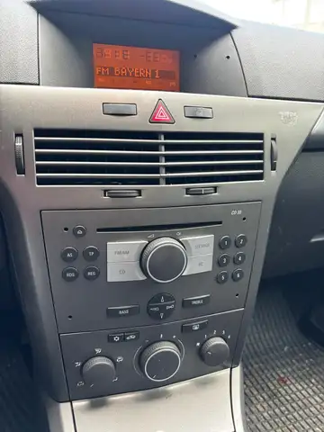Opel Astra view 10